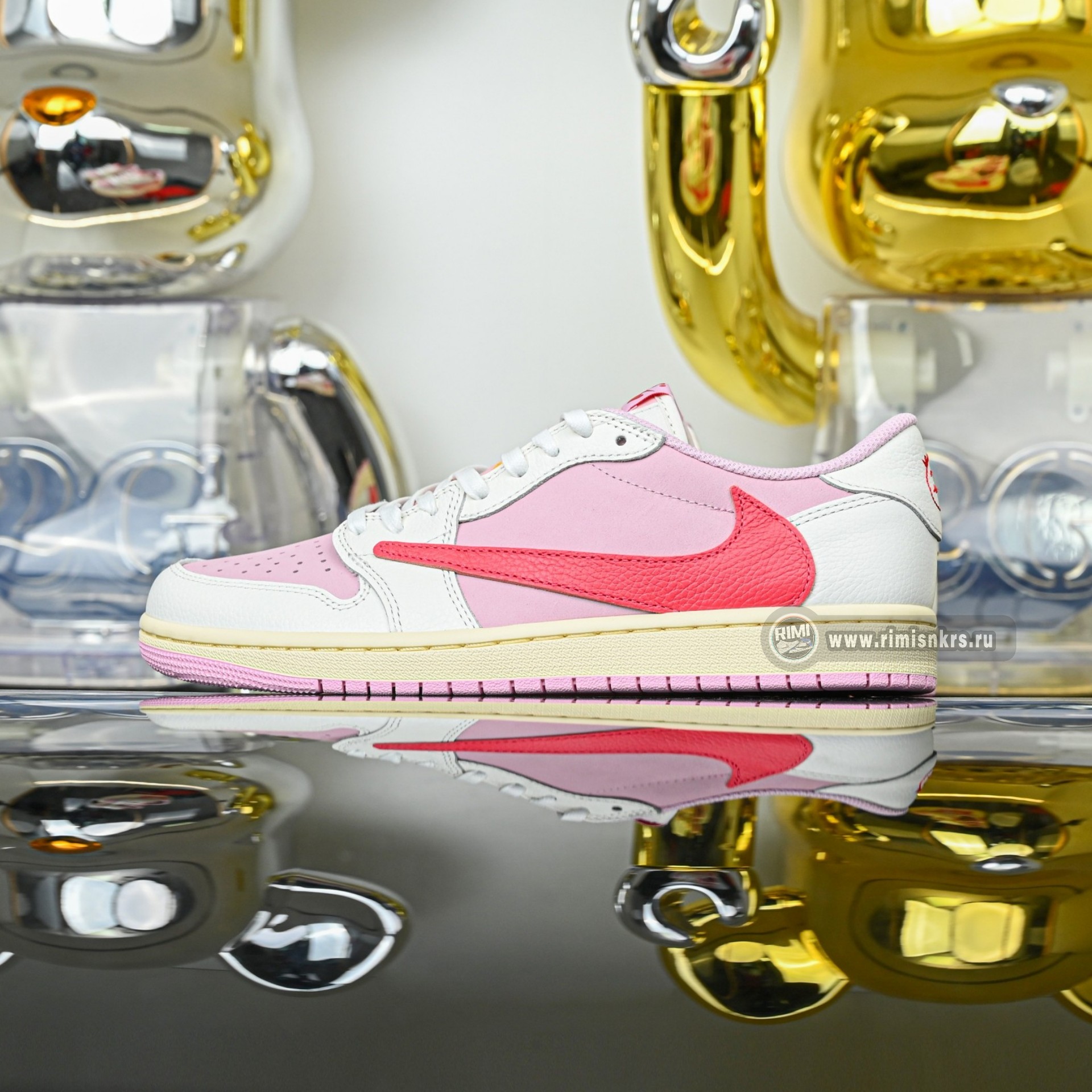 Travis Scott x  Air Jordan 1 Low OG IQ7604-101