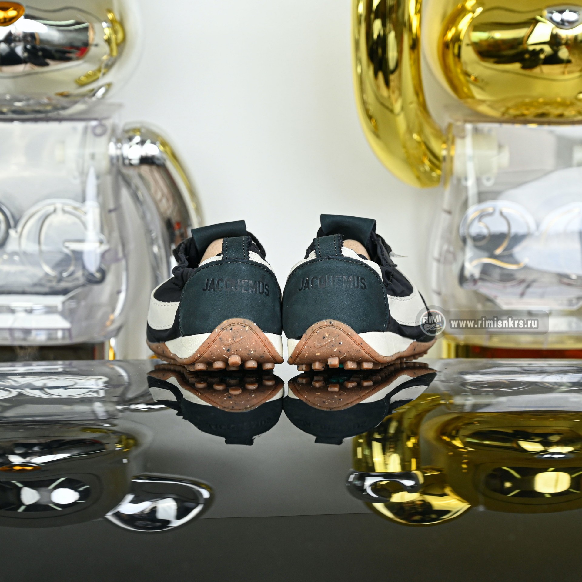 Nike x Jacquemus  HV8547-001