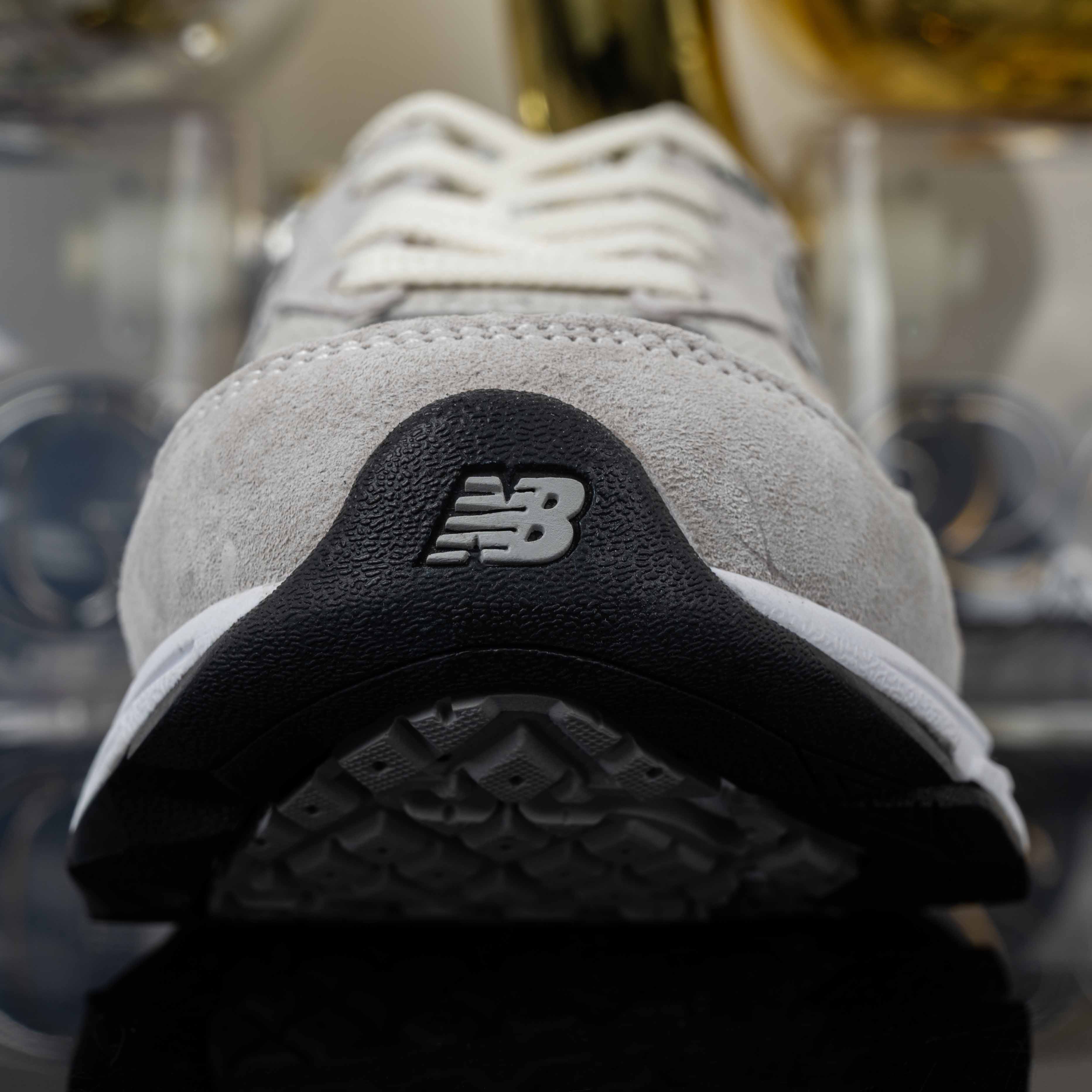 KITH x New Balance 990 V3 U990KT3