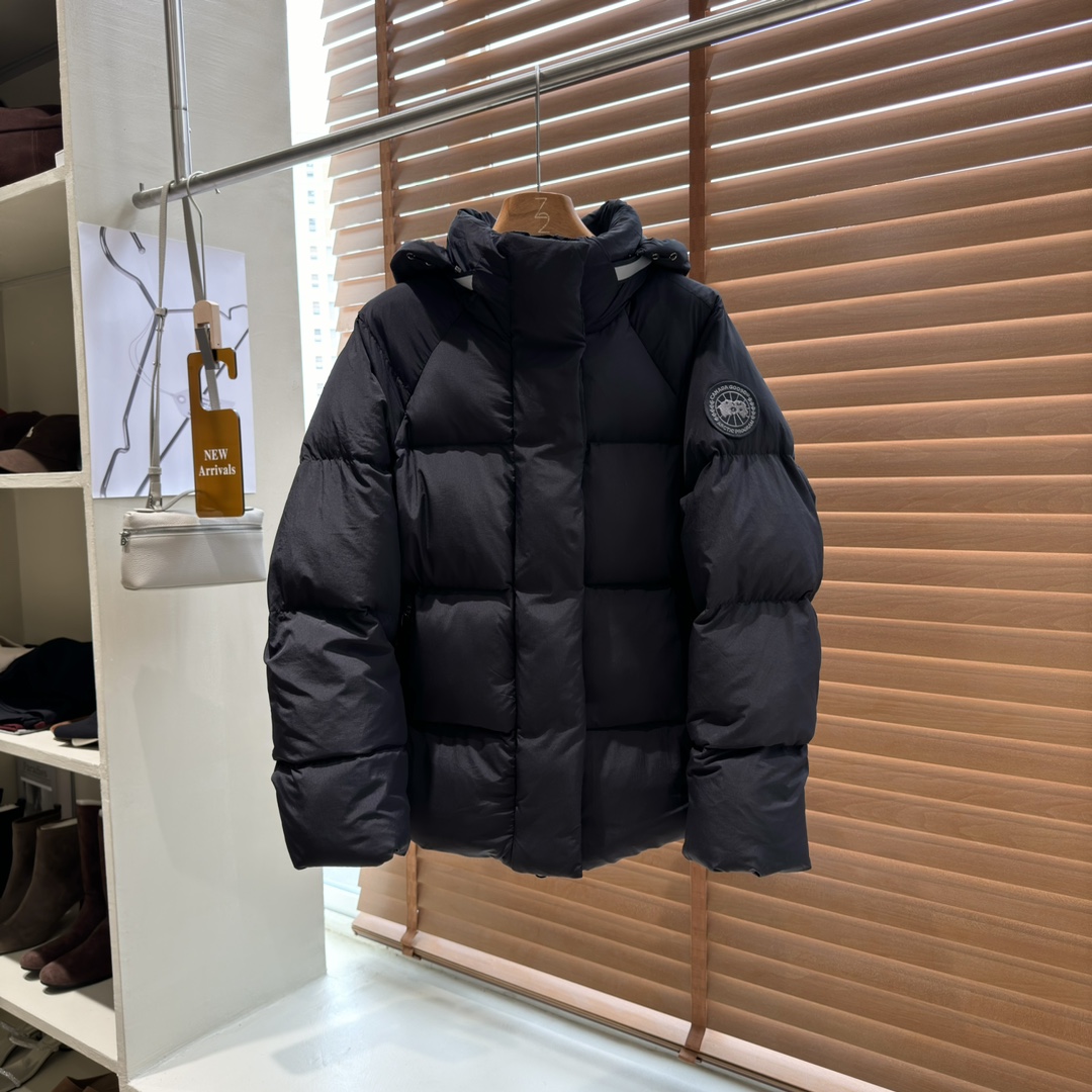 32_Canada Goose Down Jacket