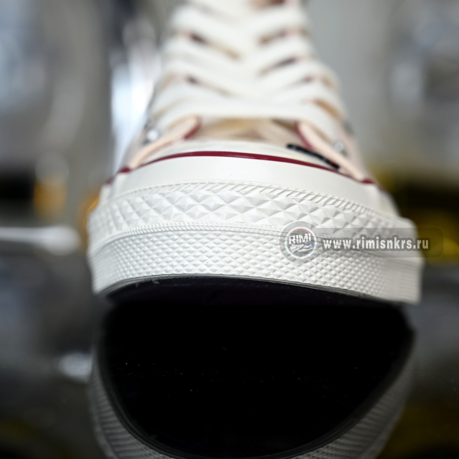 Converse xHello Kitty x Swarovski Chuck 70  A17695C