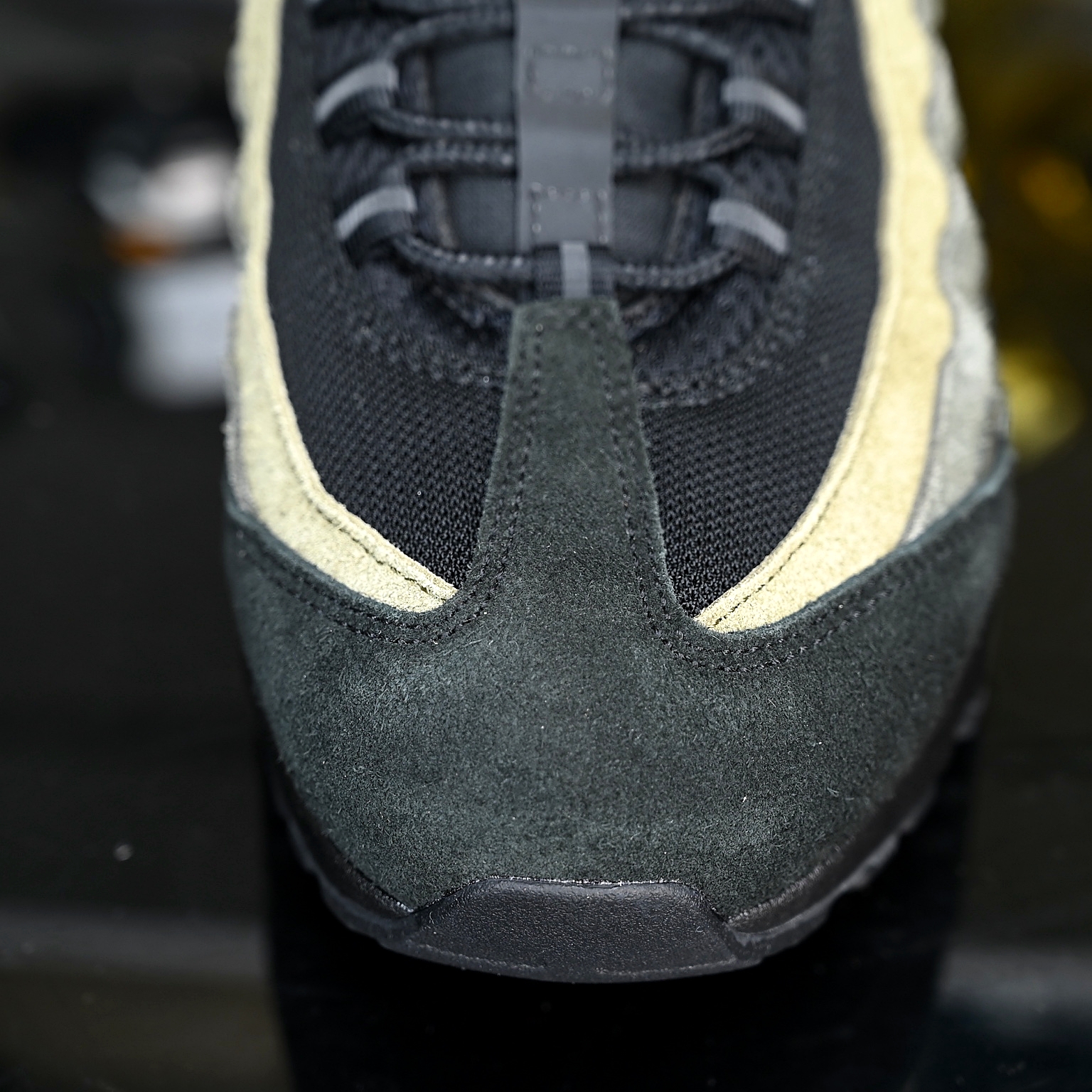 Nike Air Max 95 x Undefeated Black Olive IB4523-200