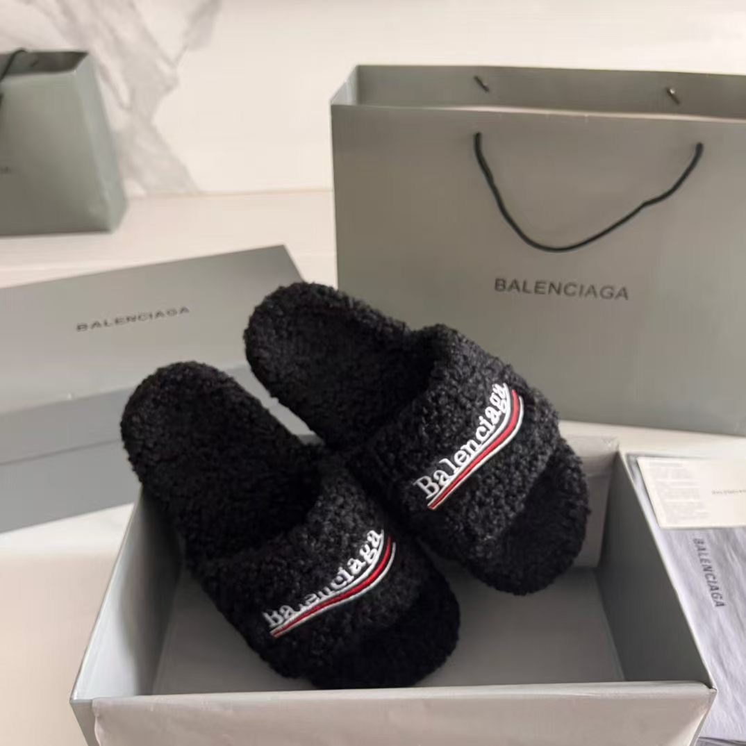 Balenciaga  Furry