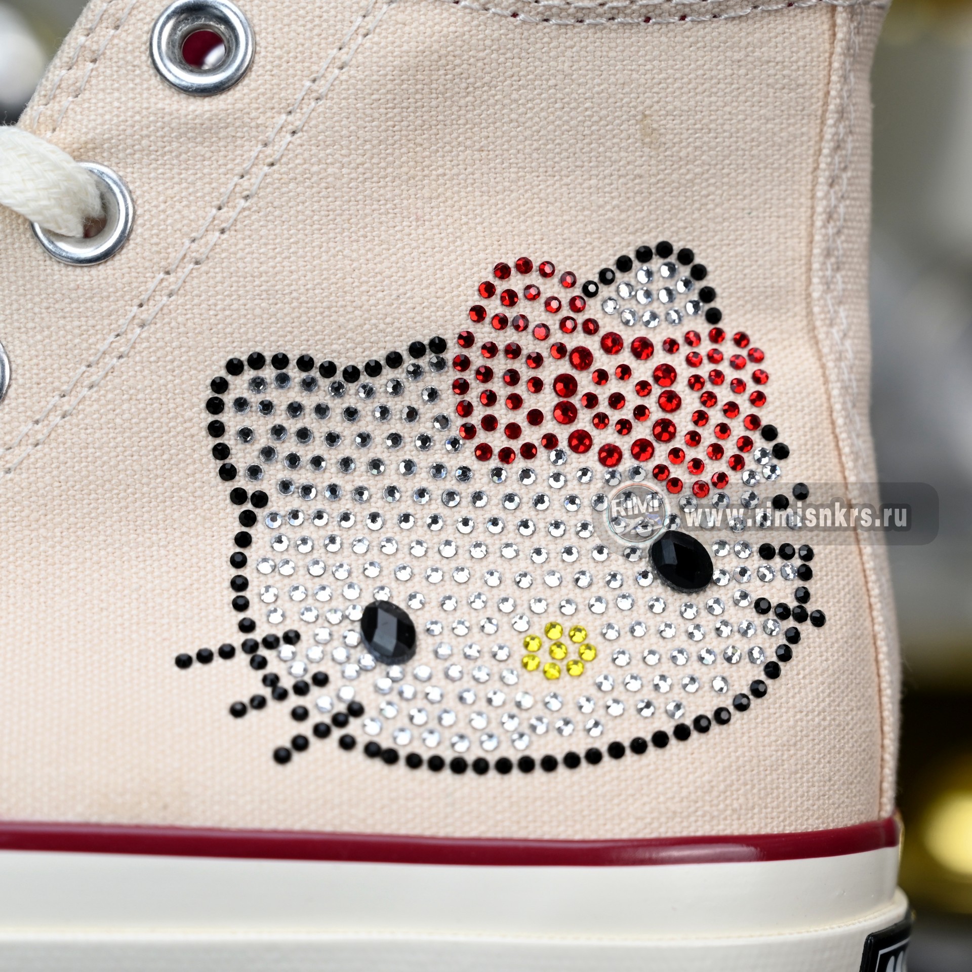 Converse xHello Kitty x Swarovski Chuck 70  A17695C