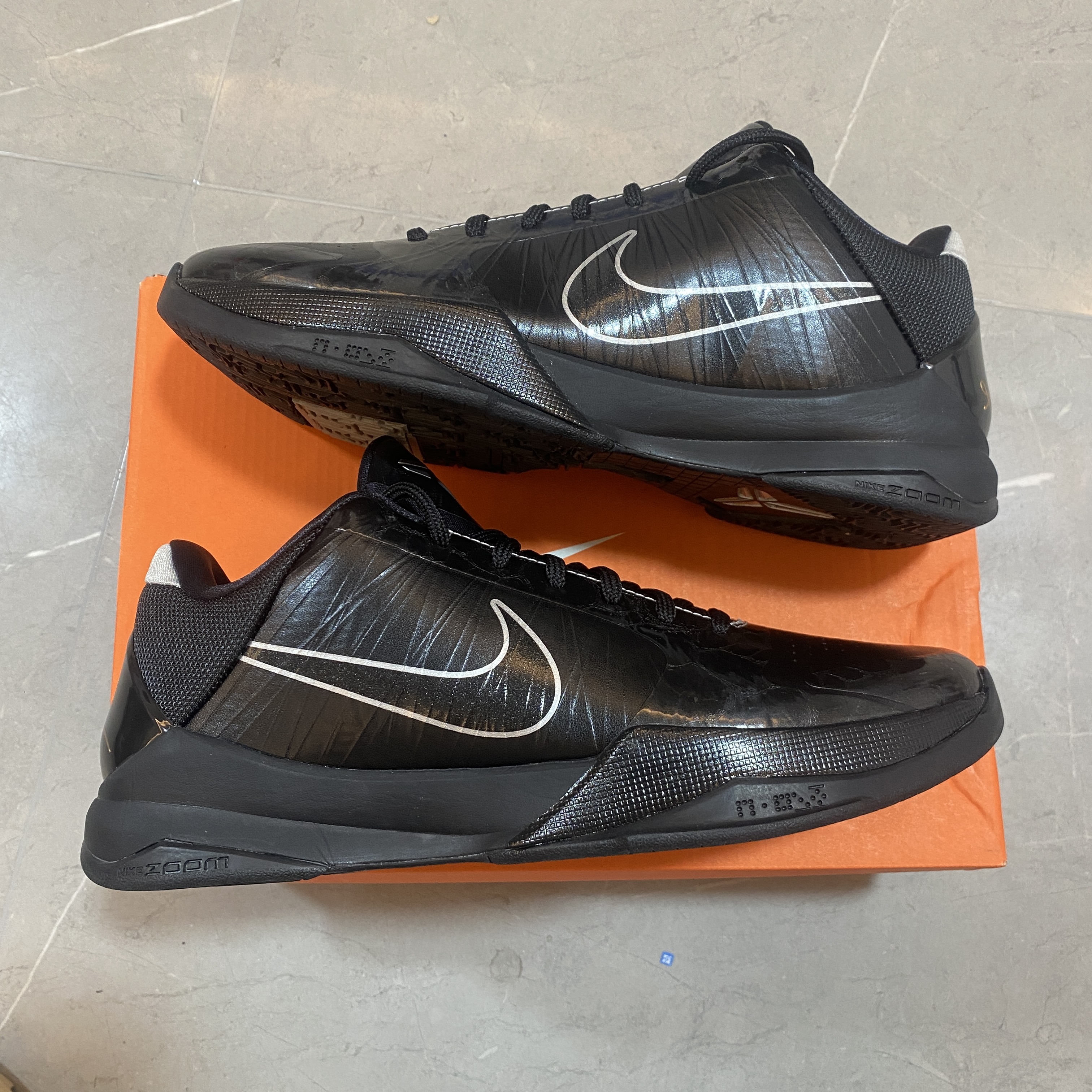 Nike Zoom Kobe 5 'Black Out' 2010