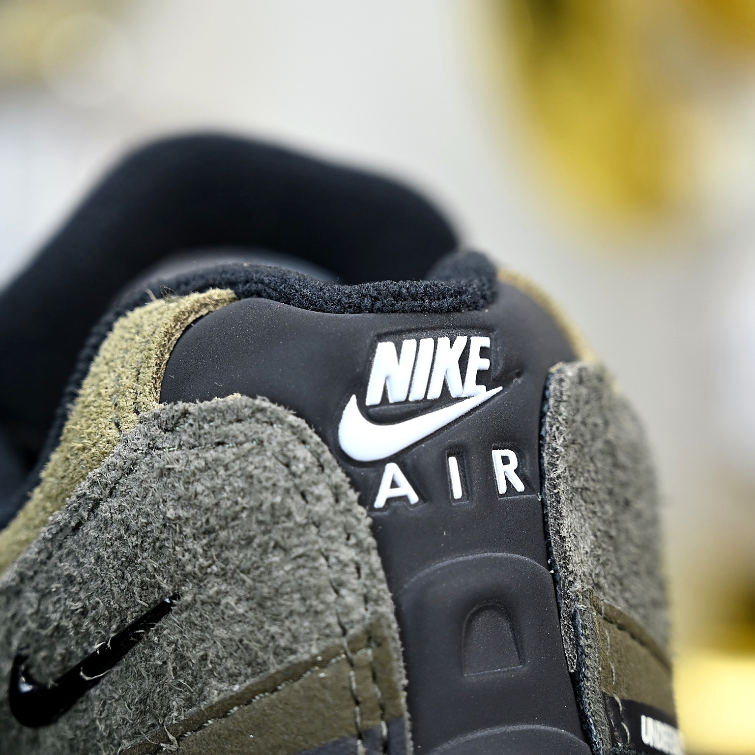 Nike Air Max 95 x Undefeated Black Olive IB4523-200