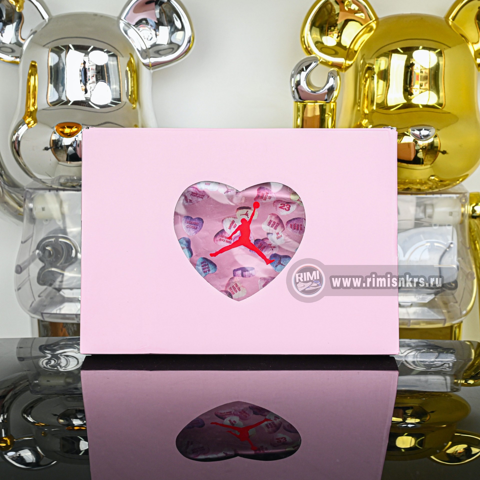 Air Jordan 4 Retro Valentine's Day  IB7068-100