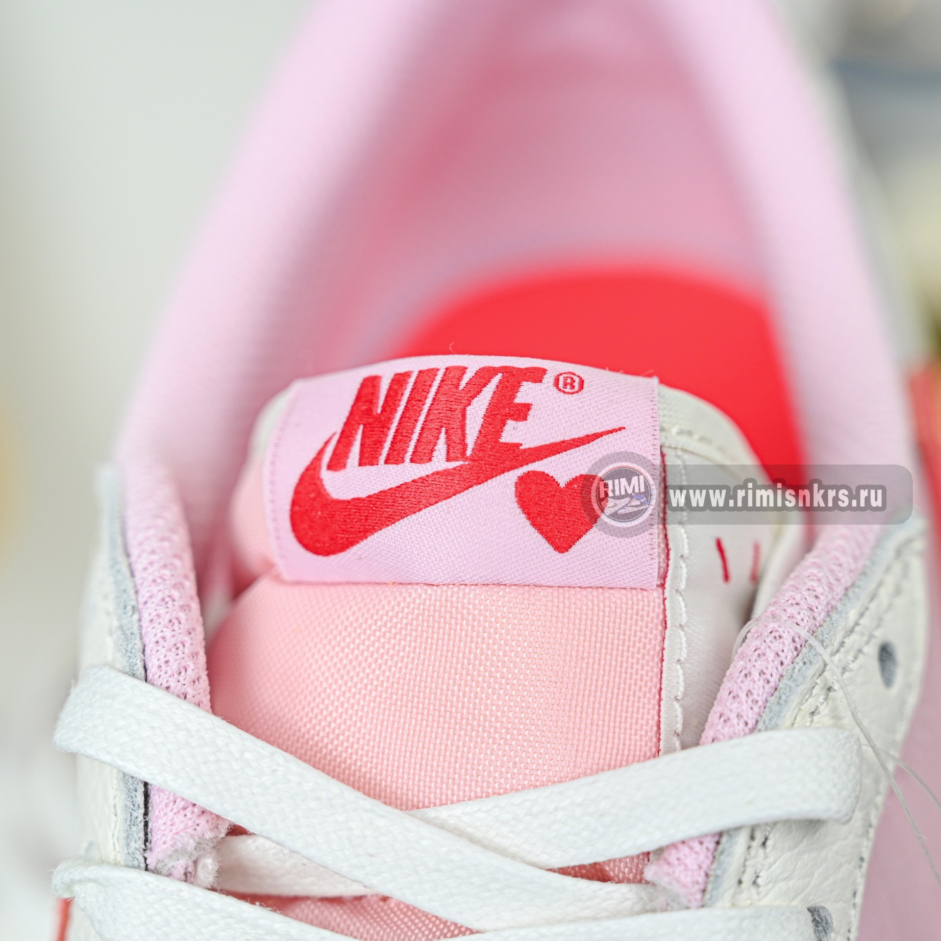 Travis Scott x  Air Jordan 1 Low OG IQ7604-101