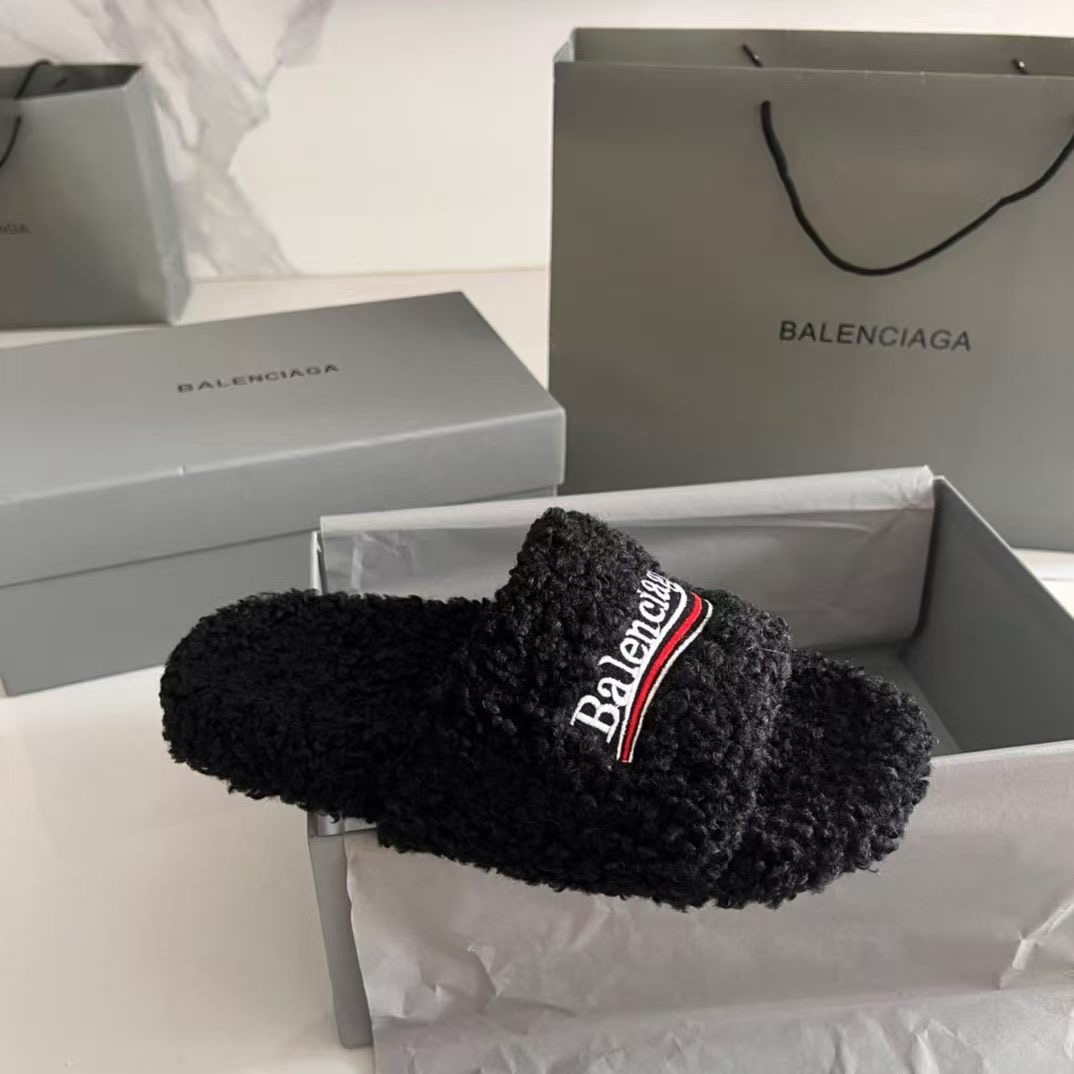 Balenciaga  Furry