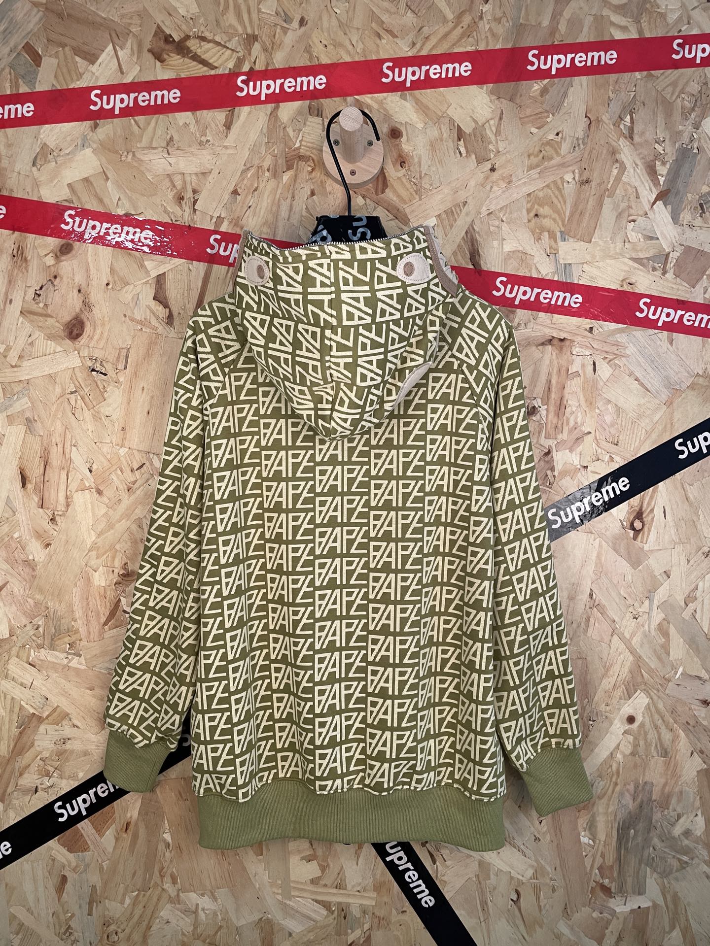 104_Bape Hoodie