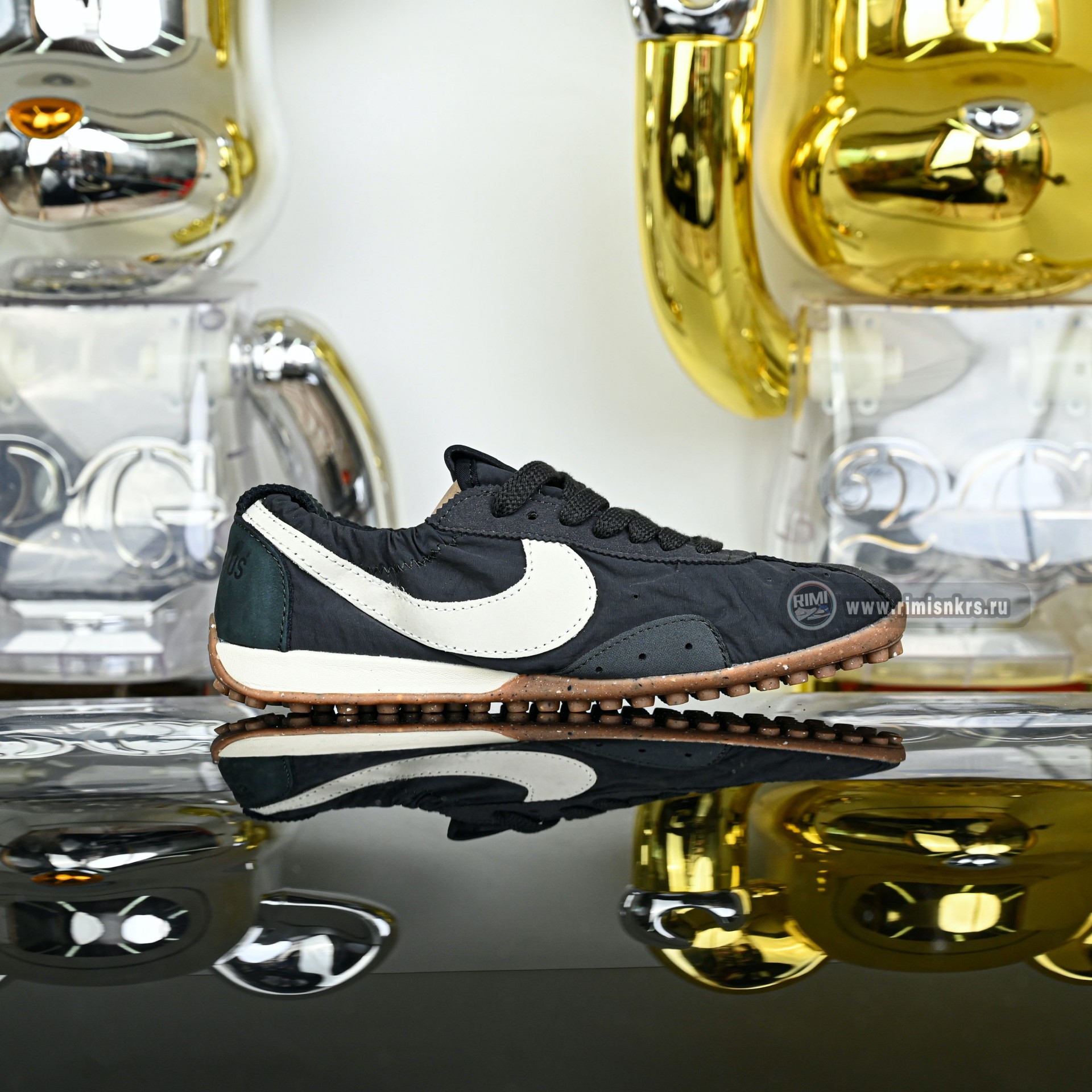Nike x Jacquemus  HV8547-001