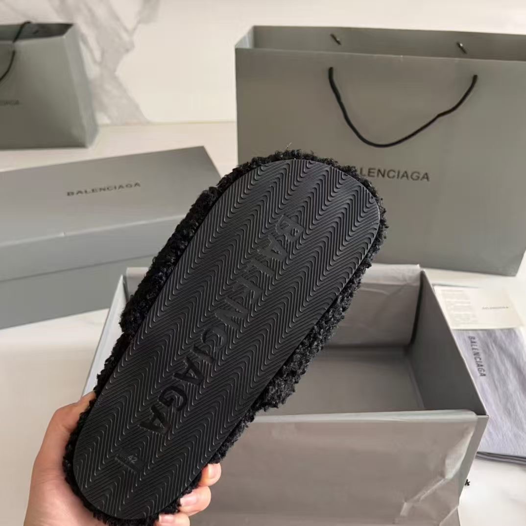 Balenciaga  Furry