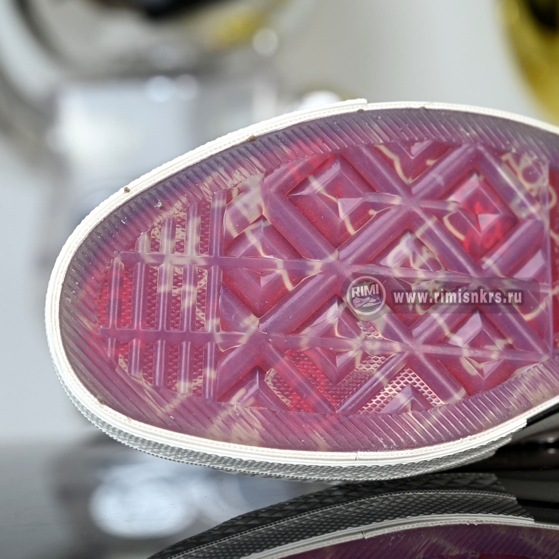 Converse xHello Kitty x Swarovski Chuck 70  A17695C