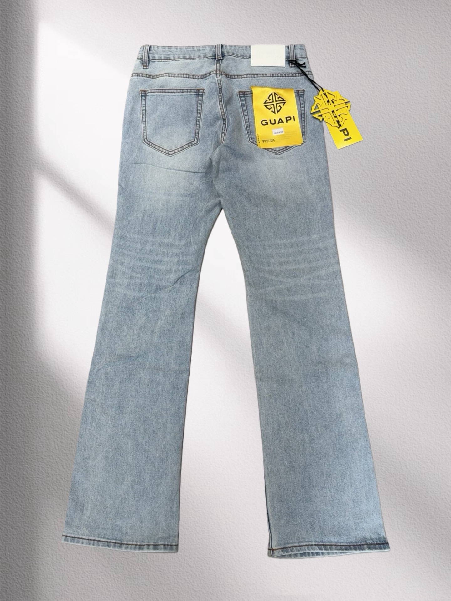 37_Guapi  Jeans