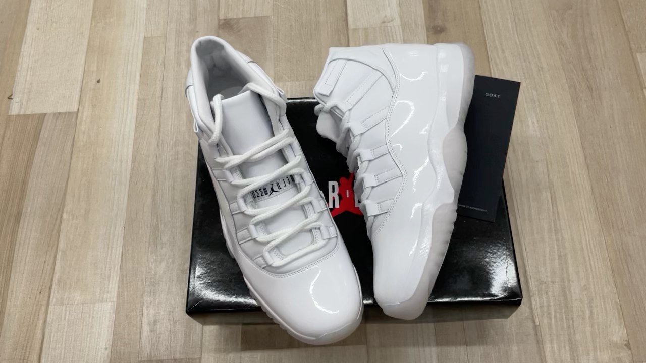 Air Jordan 11 IV7639-100