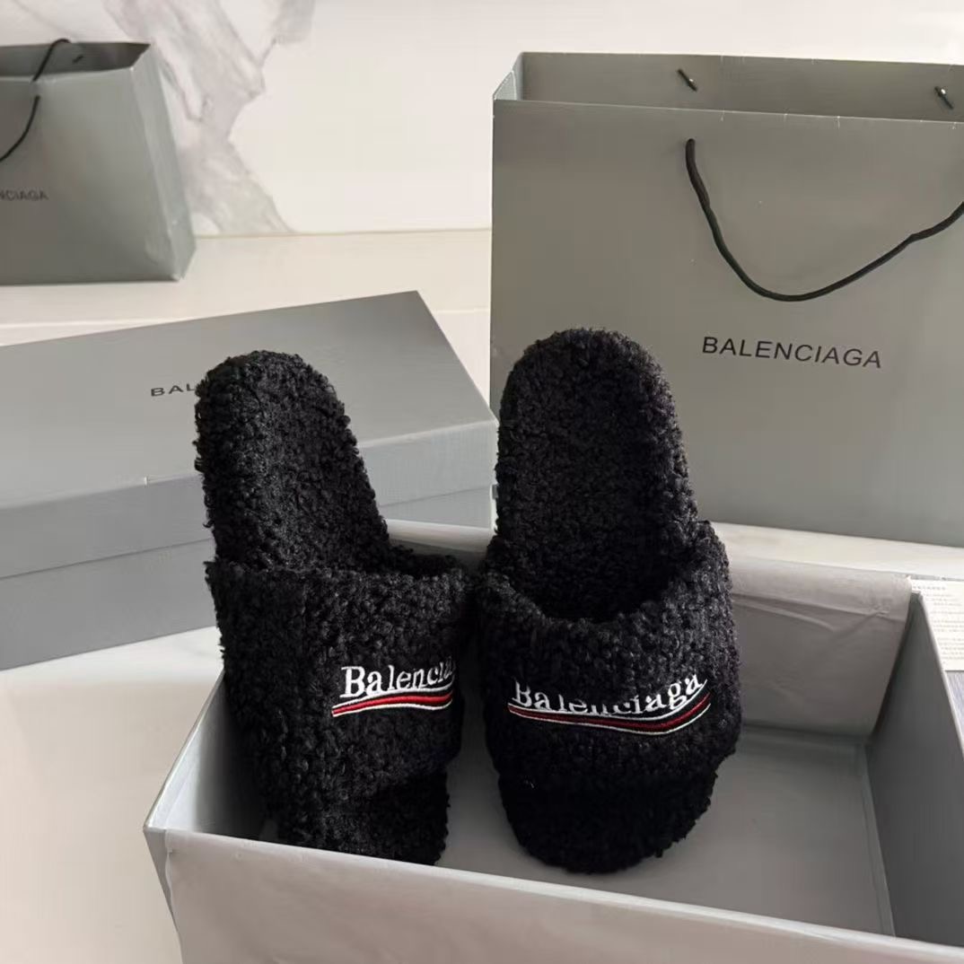 Balenciaga  Furry