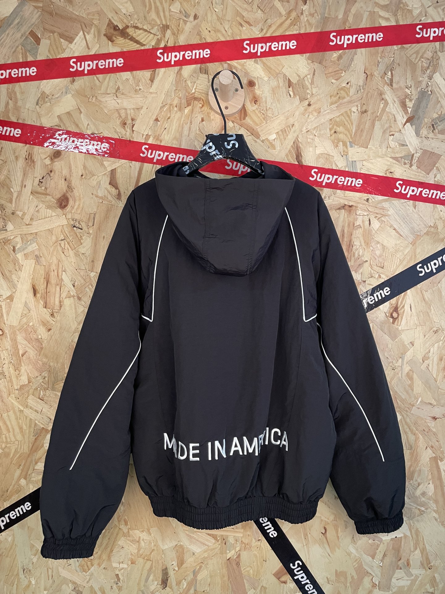 8_Supreme Jacket