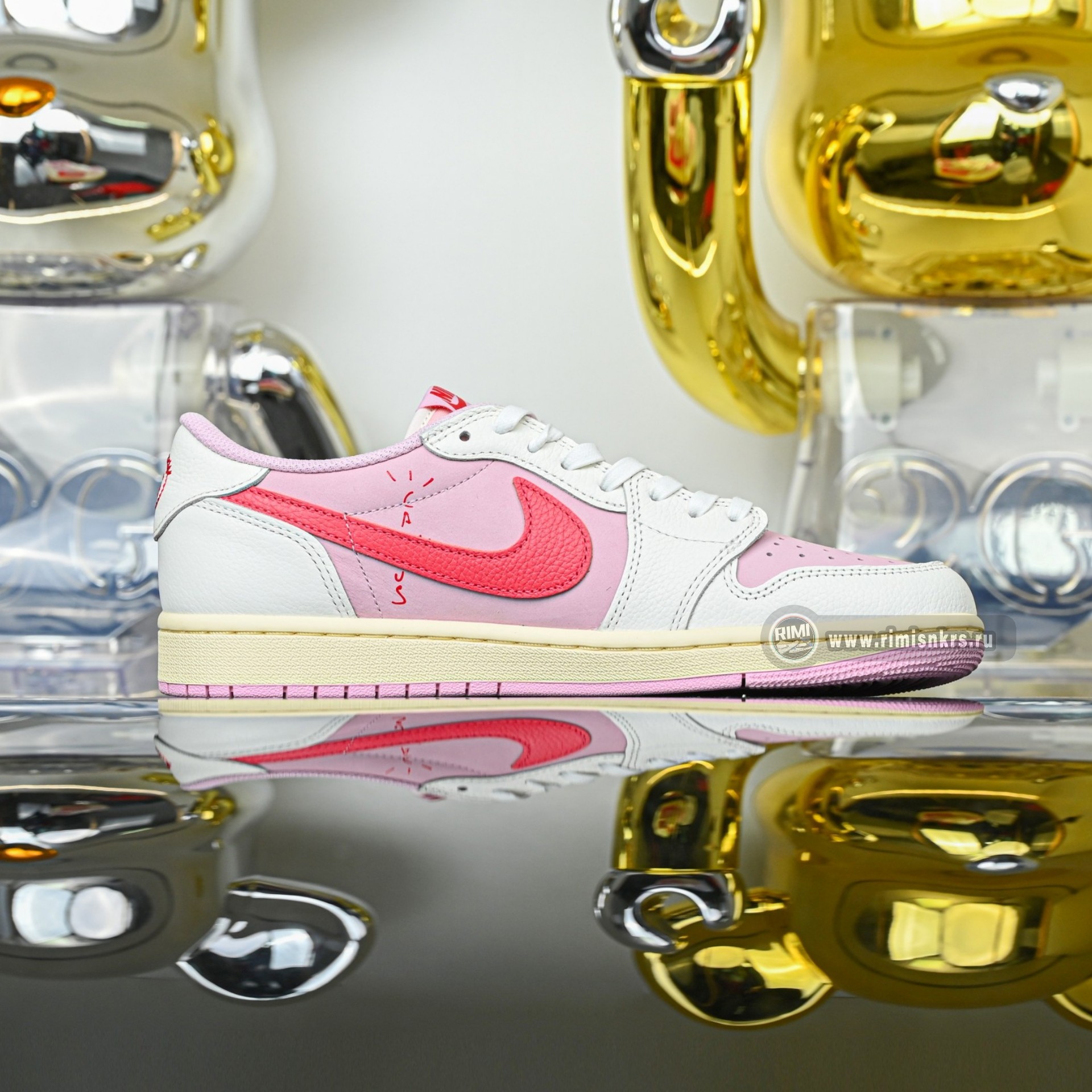 Travis Scott x  Air Jordan 1 Low OG IQ7604-101