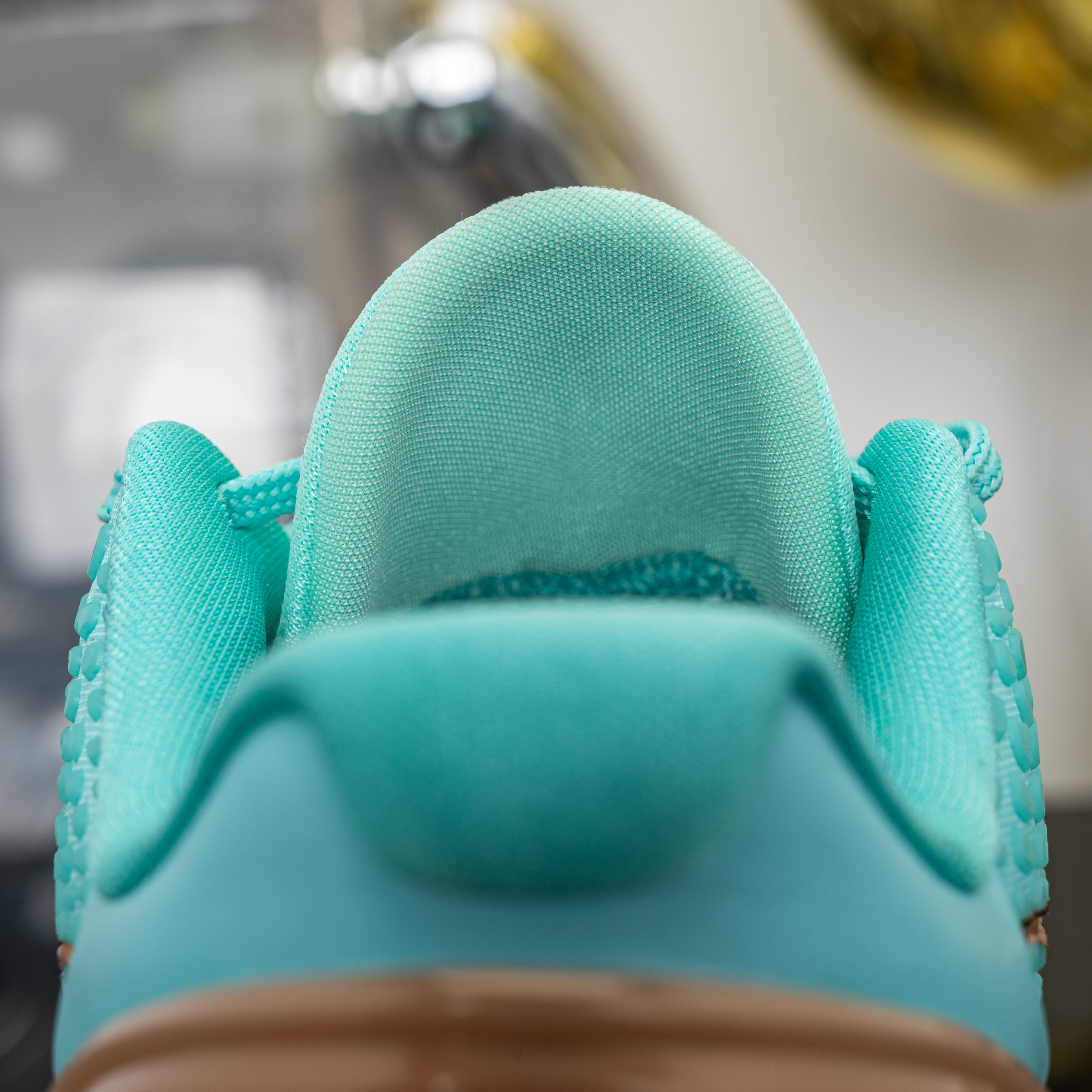 Jalen Brunson x Nike Zoom Kobe 6 Protro Statue of Liberty PE  IQ5774-300