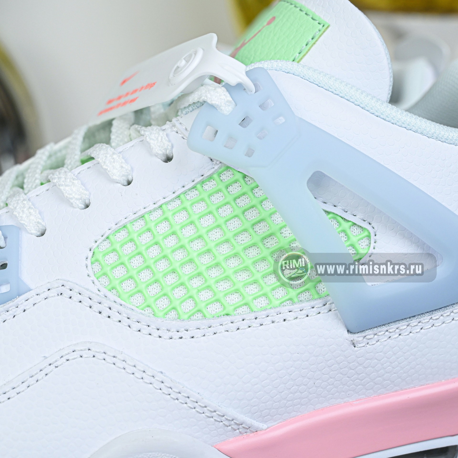 Air Jordan 4 Retro Valentine's Day  IB7068-100