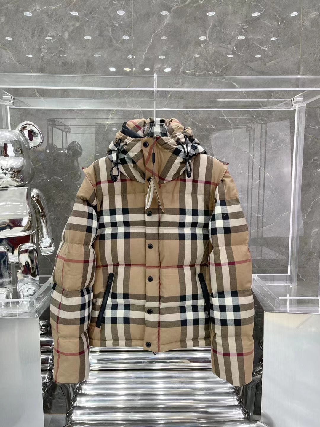 33_Burberry Down Jacket