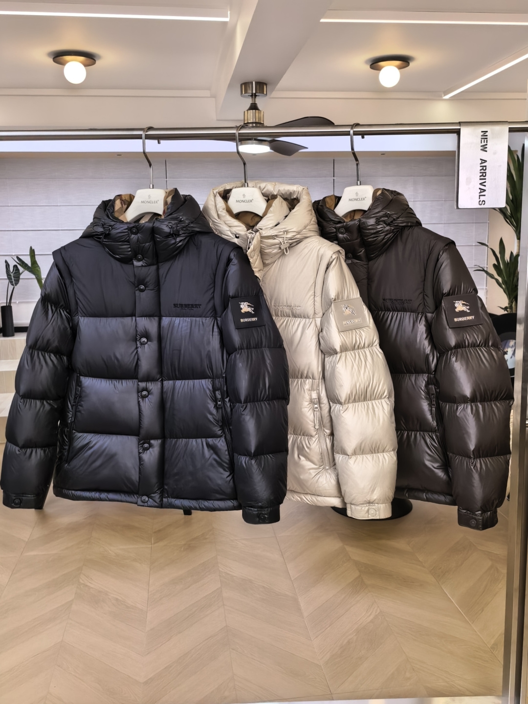 34_Burberry Down Jacket