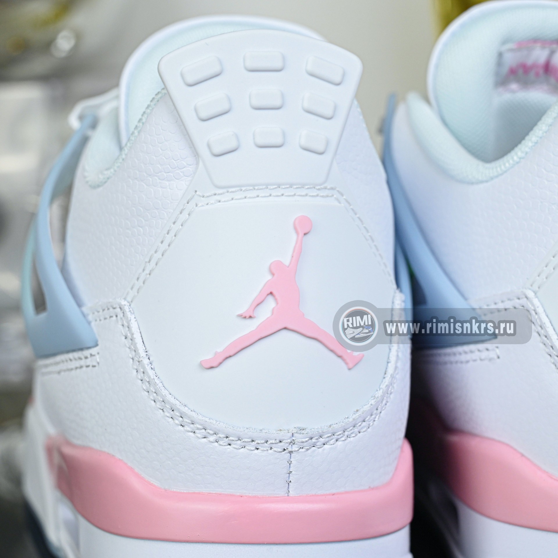 Air Jordan 4 Retro Valentine's Day  IB7068-100