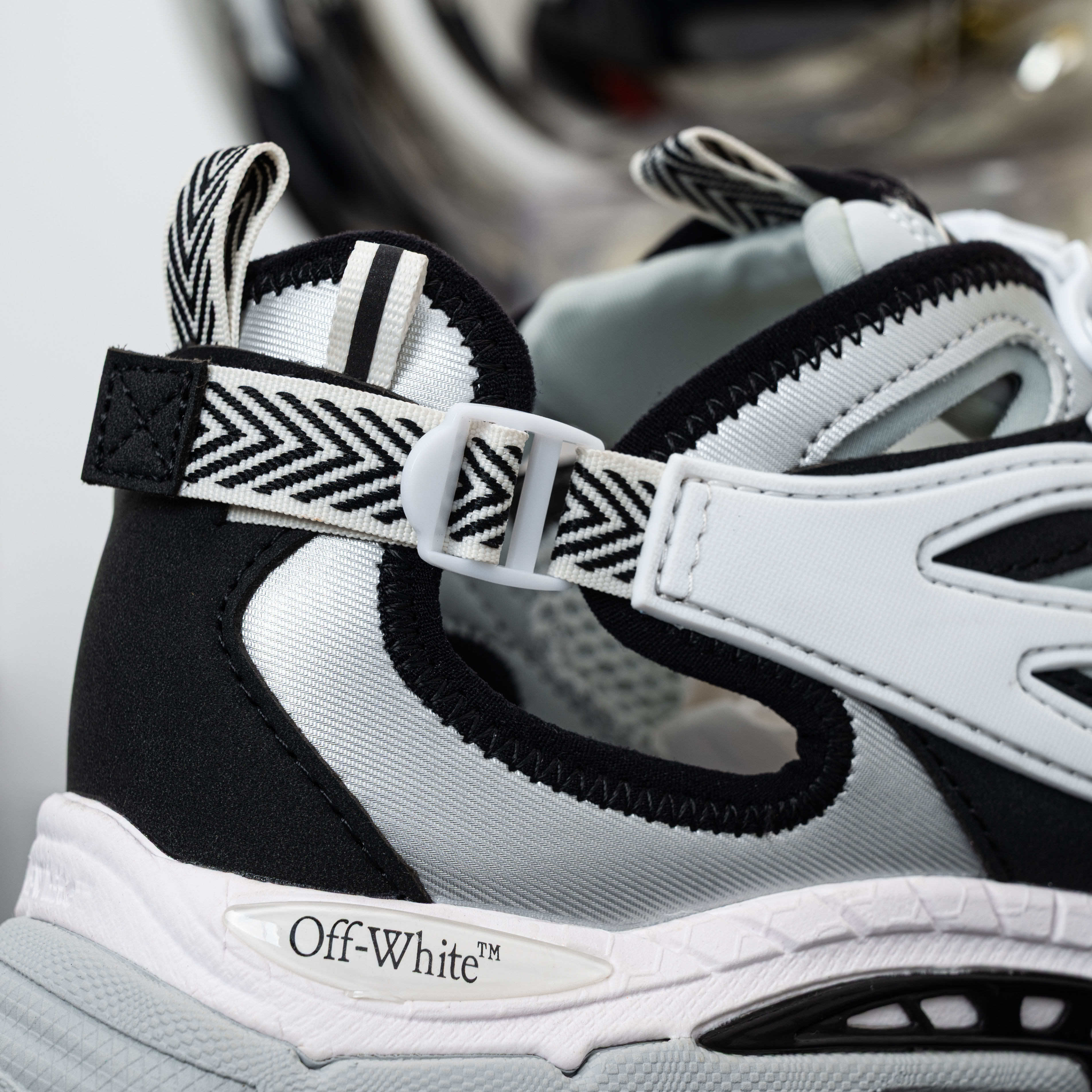 Off-White Be Right Back OMIA29S22RBF0027210