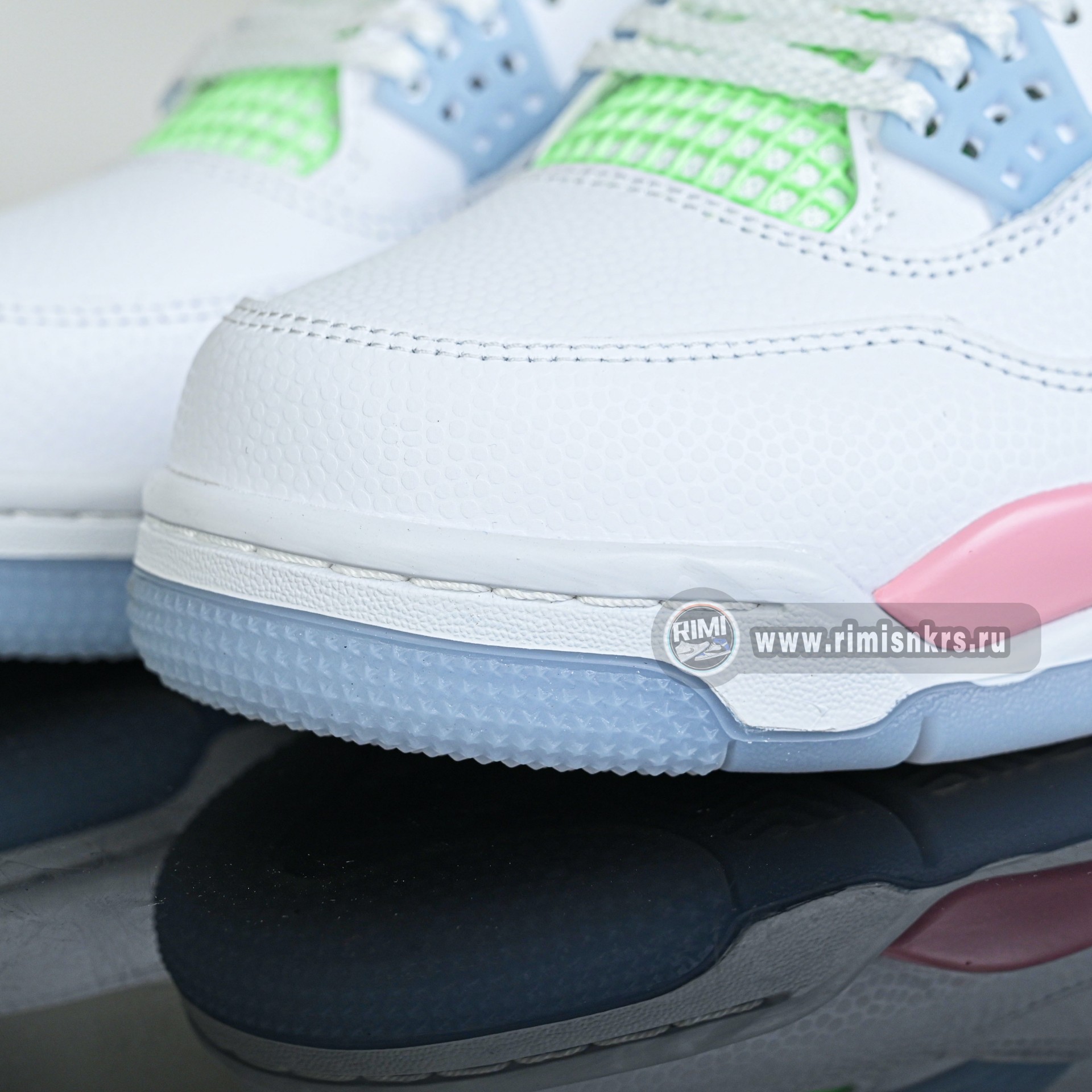Air Jordan 4 Retro Valentine's Day  IB7068-100
