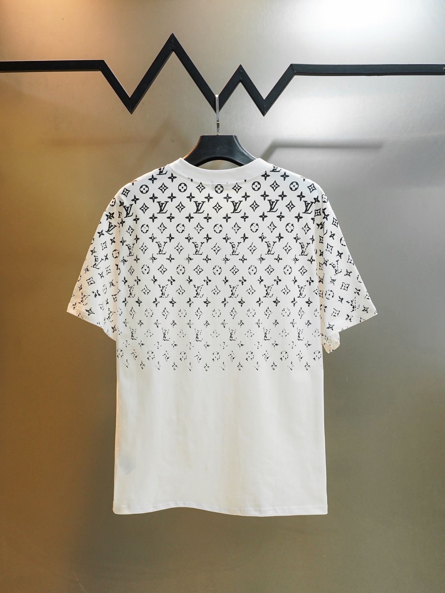59_Louis Vuitton T-shirt