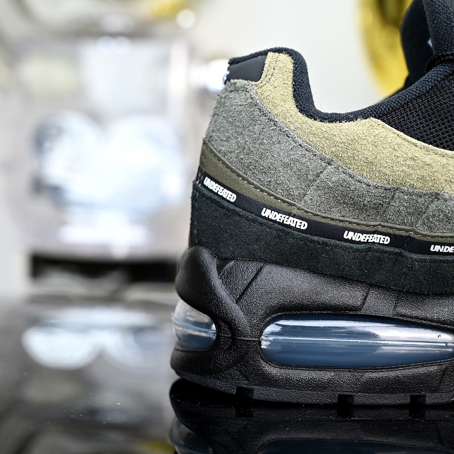 Nike Air Max 95 x Undefeated Black Olive IB4523-200