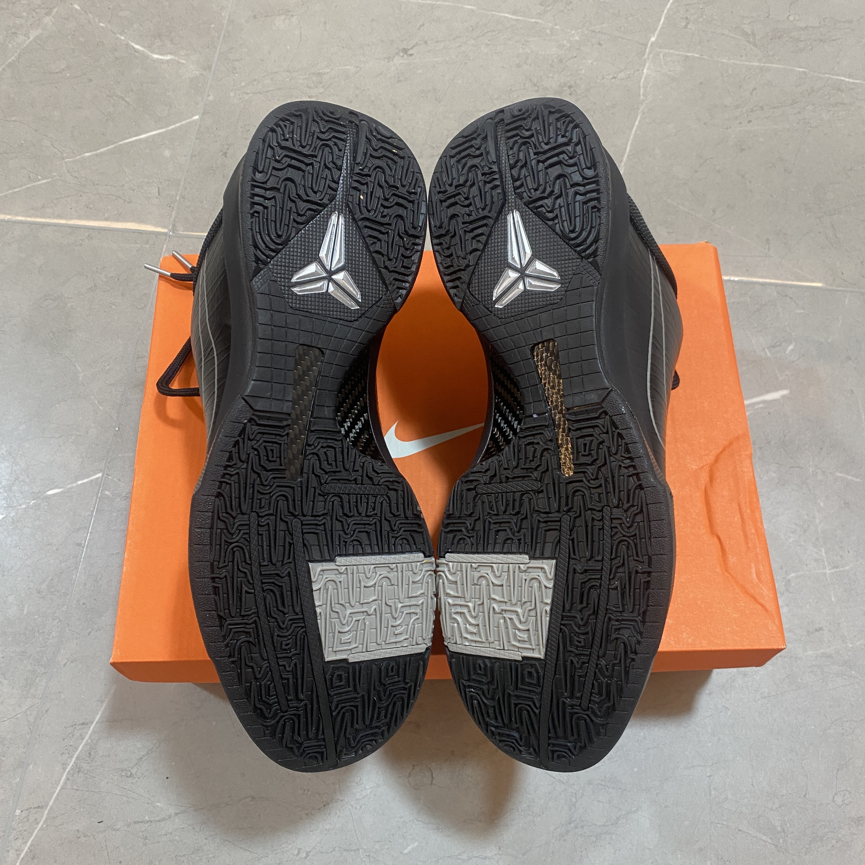 Nike Zoom Kobe 5 'Black Out' 2010