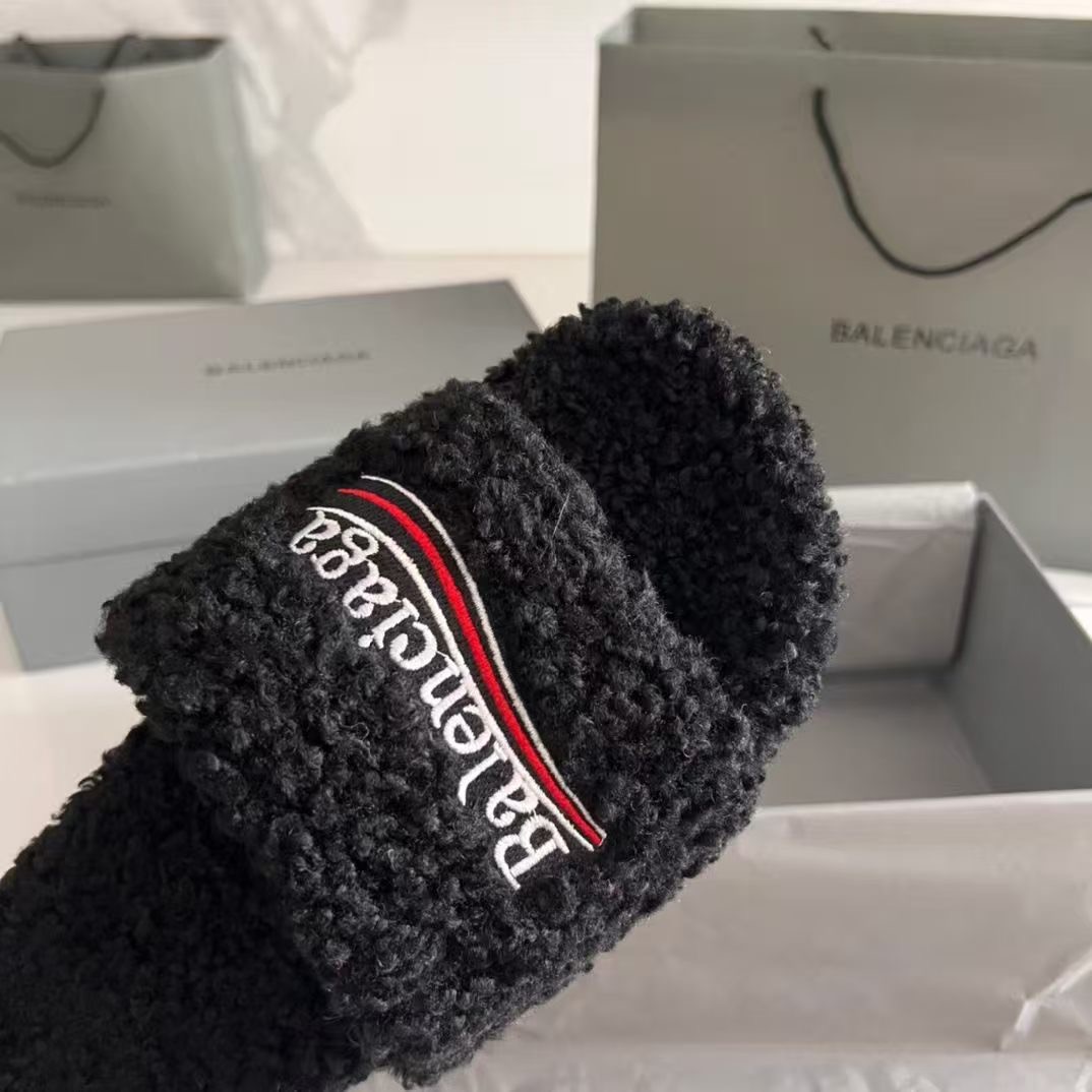 Balenciaga  Furry