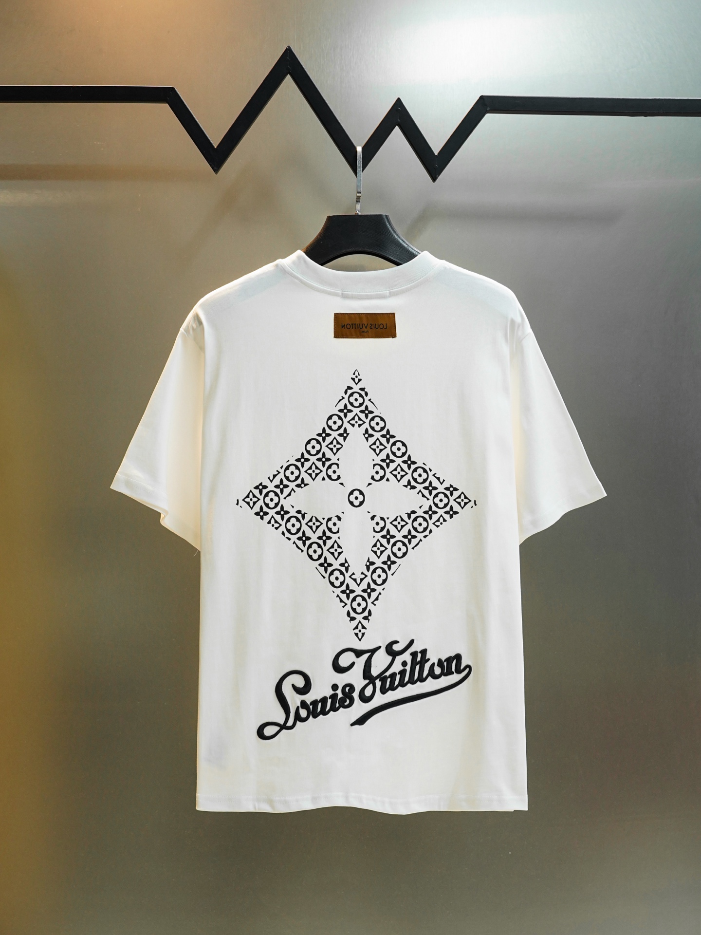 67_Louis Vuitton T-shirt