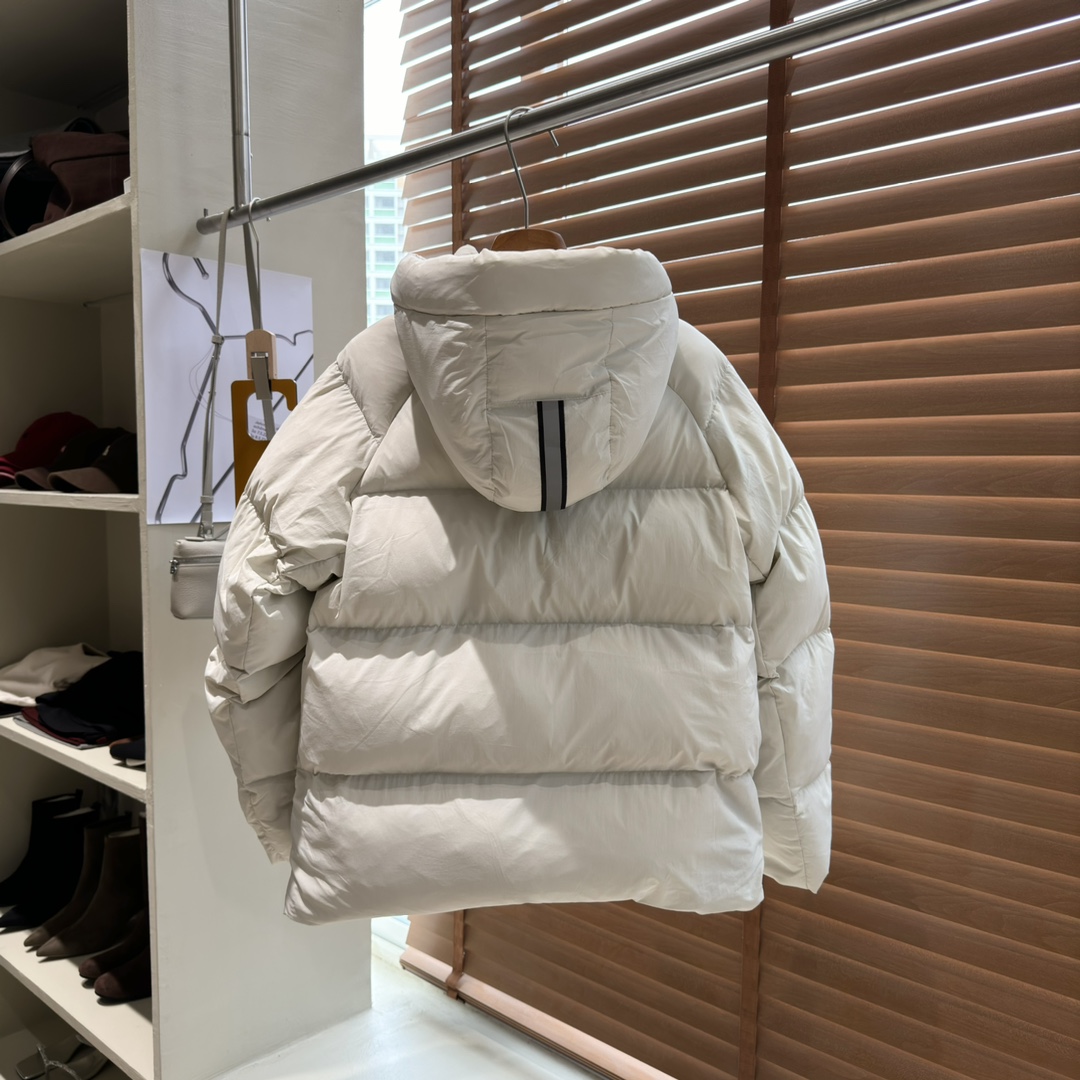 32_Canada Goose Down Jacket