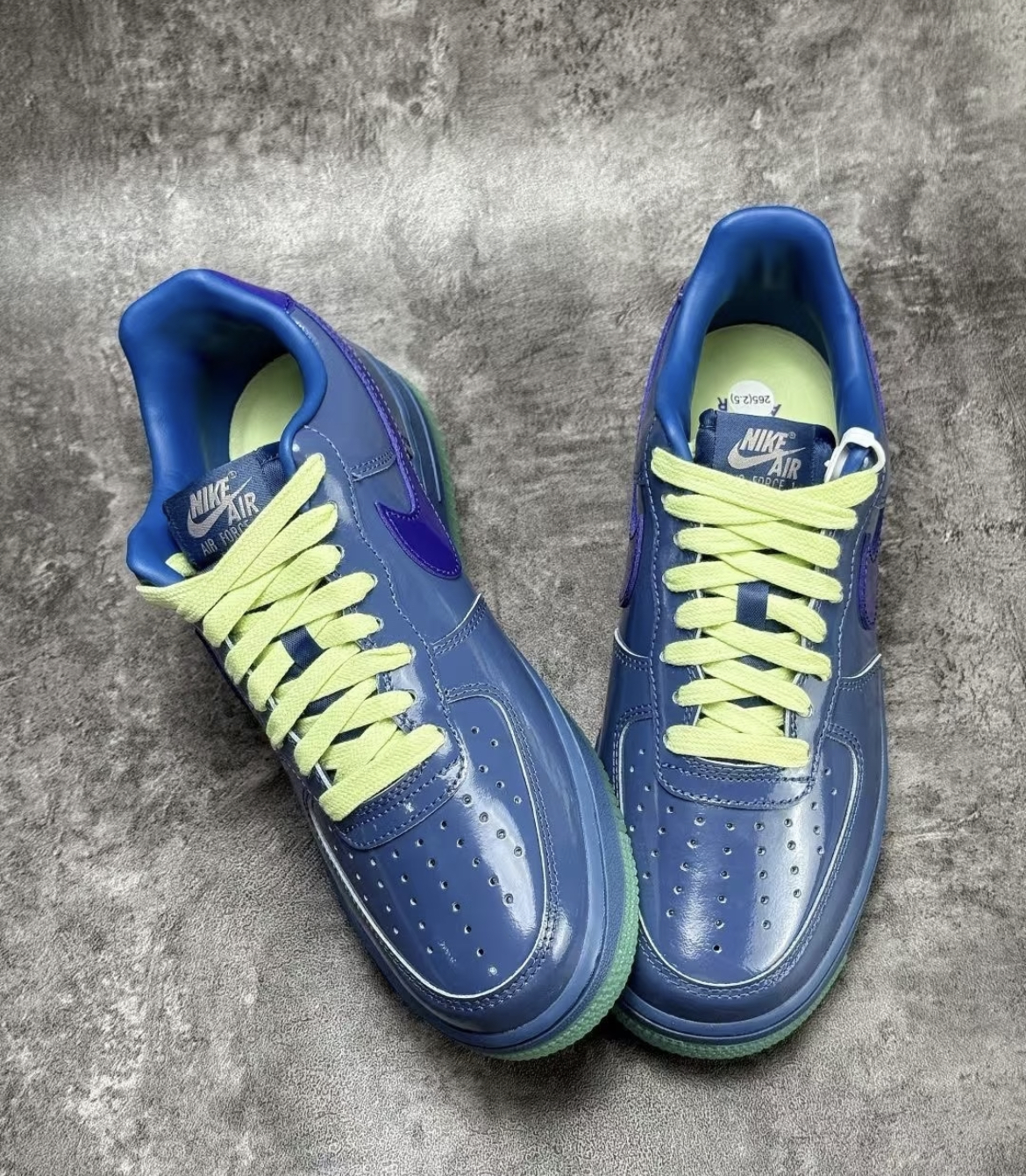 Nike Air Force 1 Low Patent Leather Mystic Navy Grape Ice IO4489-400