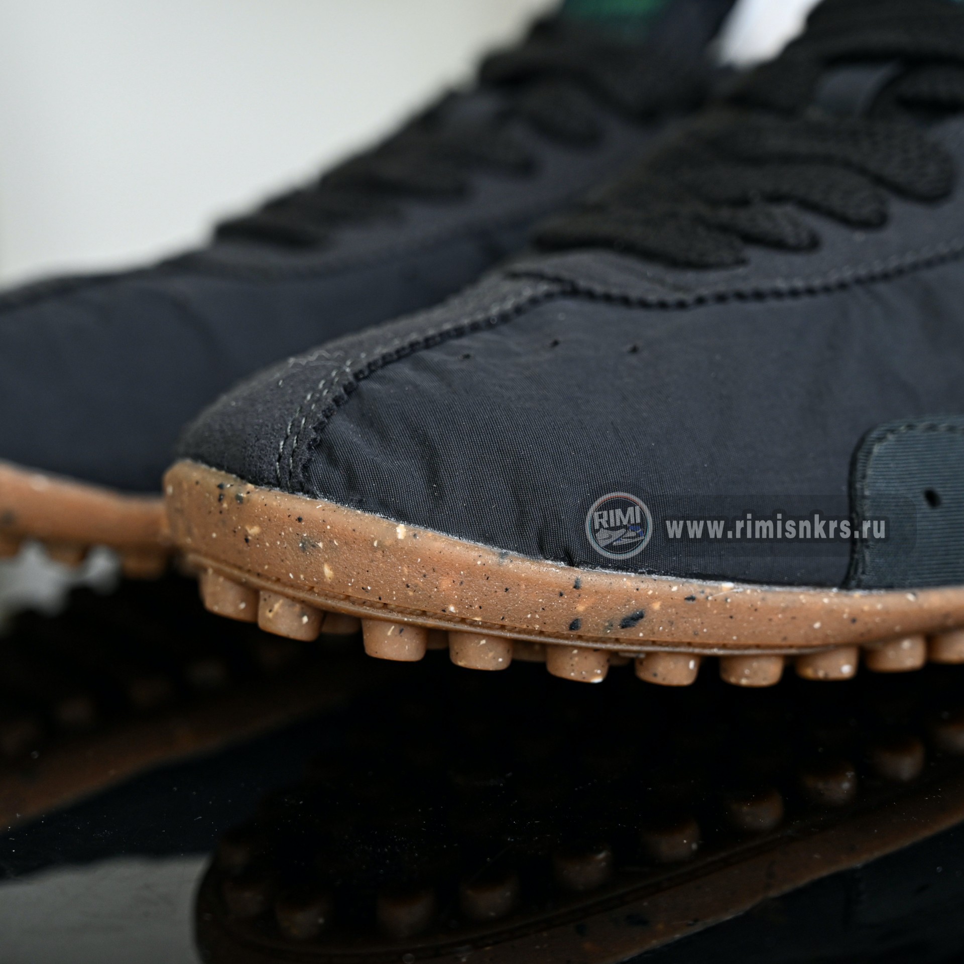 Nike x Jacquemus  HV8547-001