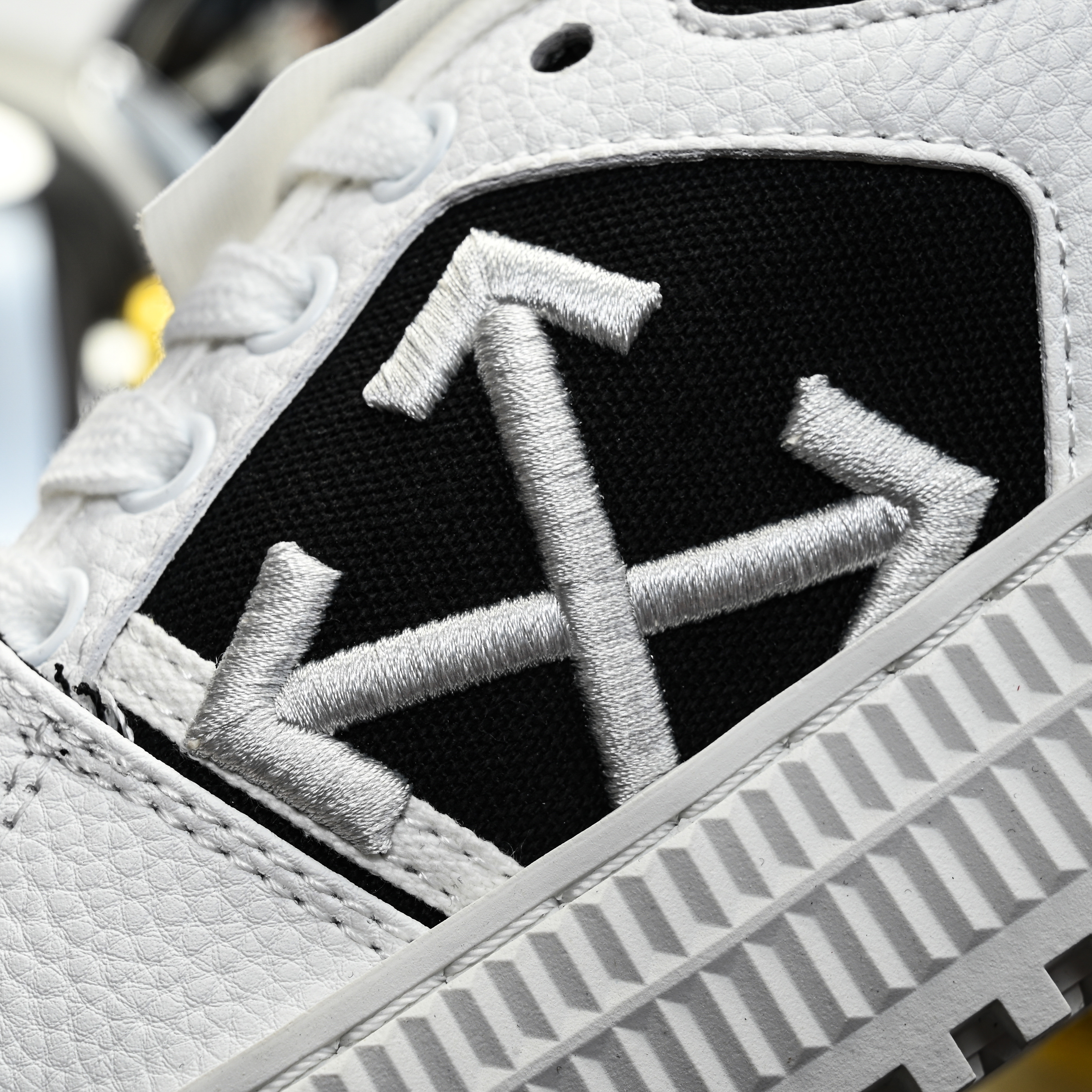 OFF-WHITE OUT OF OFFICE OMIA29CK99LEA0020110