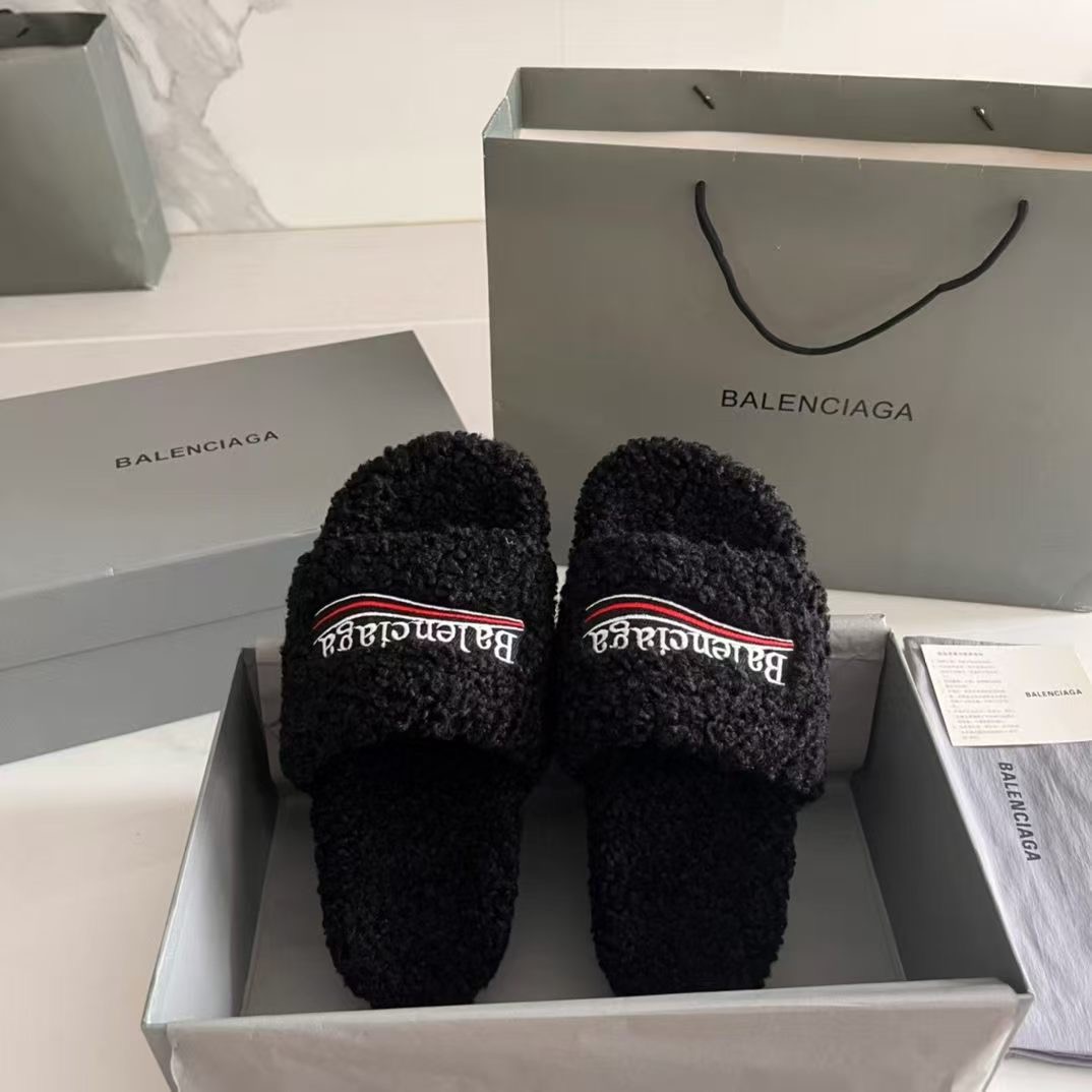 Balenciaga  Furry