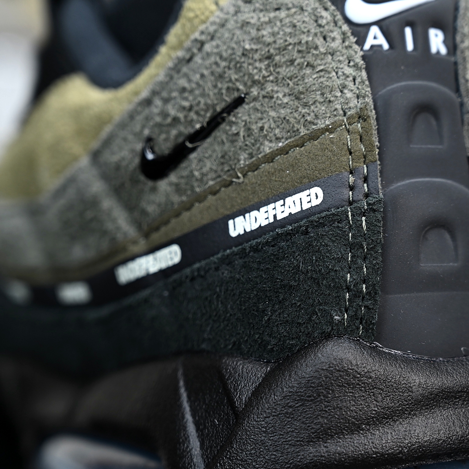 Nike Air Max 95 x Undefeated Black Olive IB4523-200