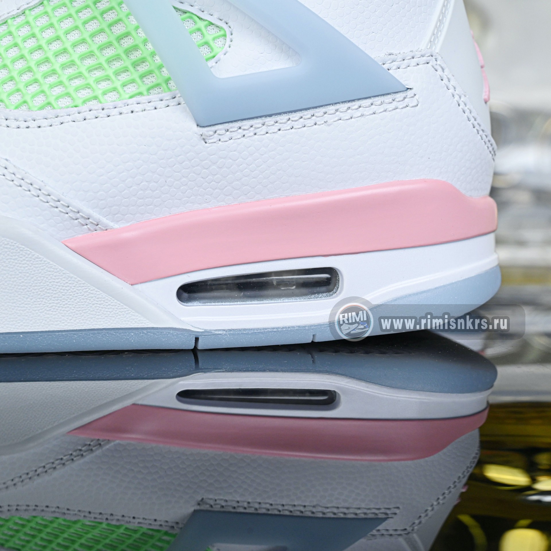 Air Jordan 4 Retro Valentine's Day  IB7068-100