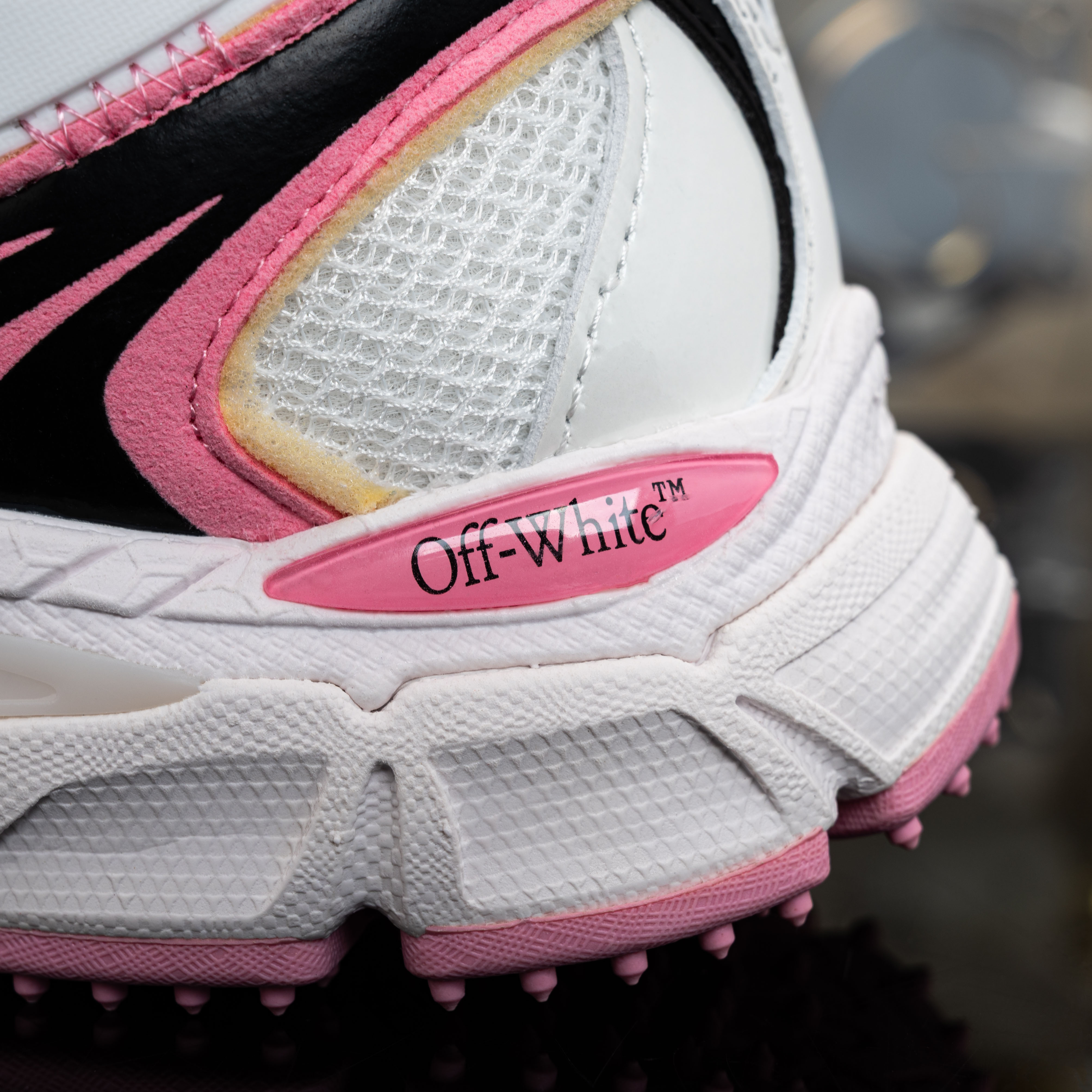 Off-White Be Right Back White Pink OWIA289S26FAB001013C