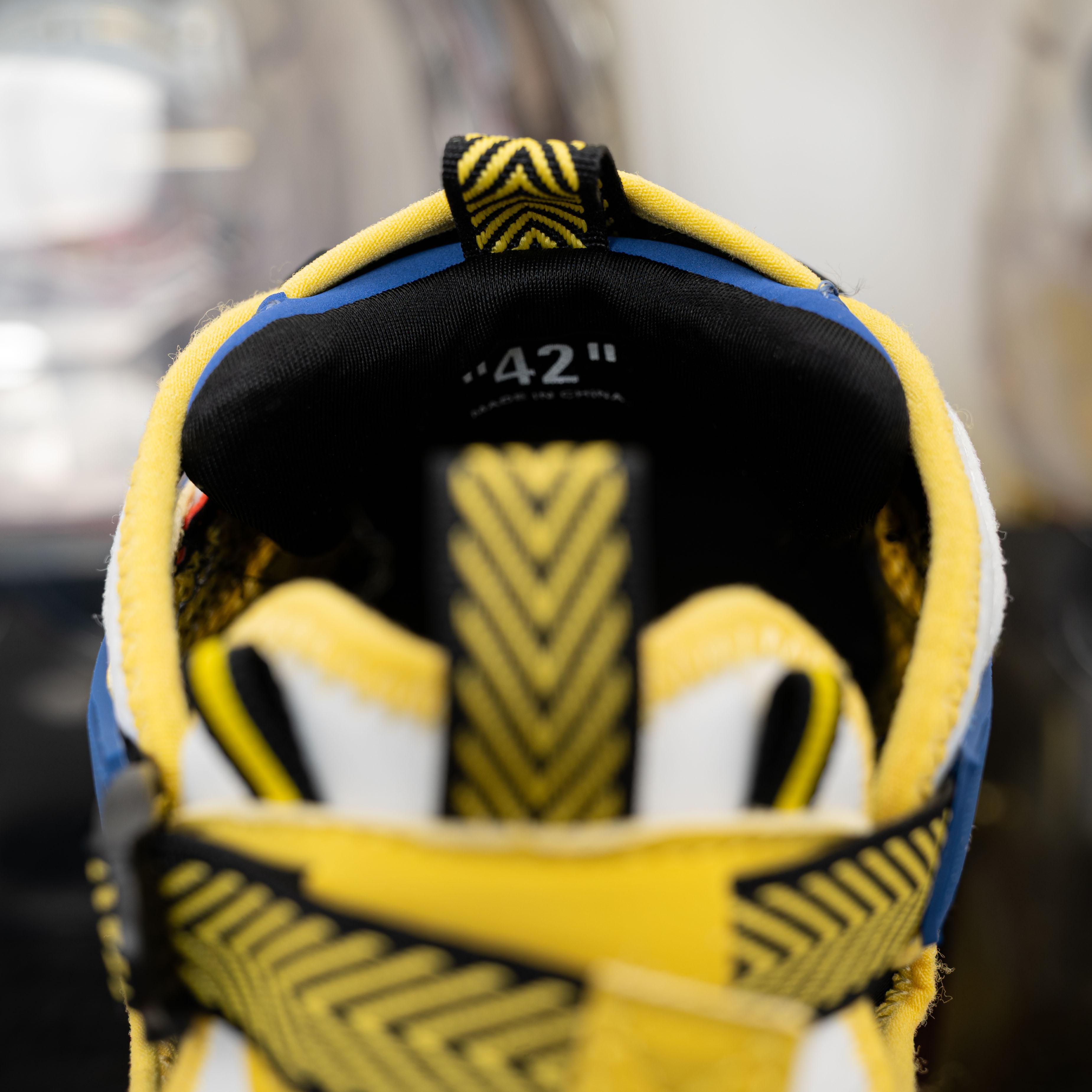 OFF-WHITE Be Right Back Yellow OMIA29SS26FAB0011884