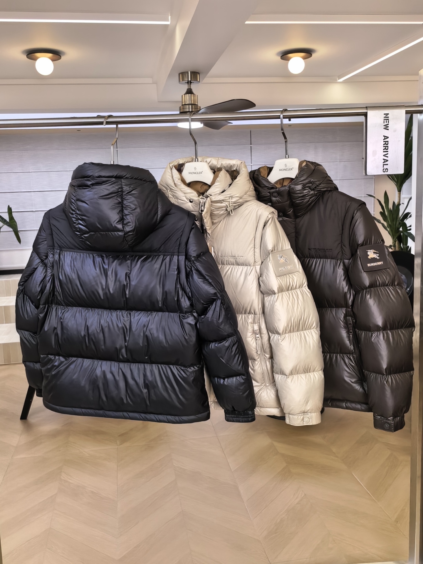 34_Burberry Down Jacket