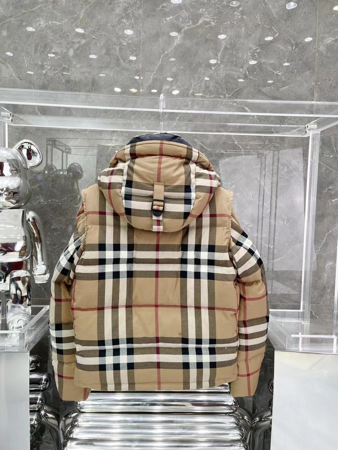 33_Burberry Down Jacket