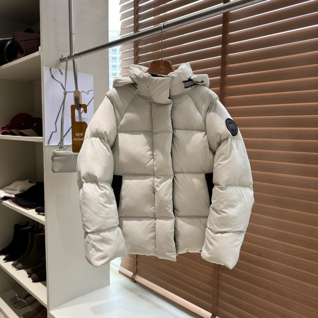 32_Canada Goose Down Jacket