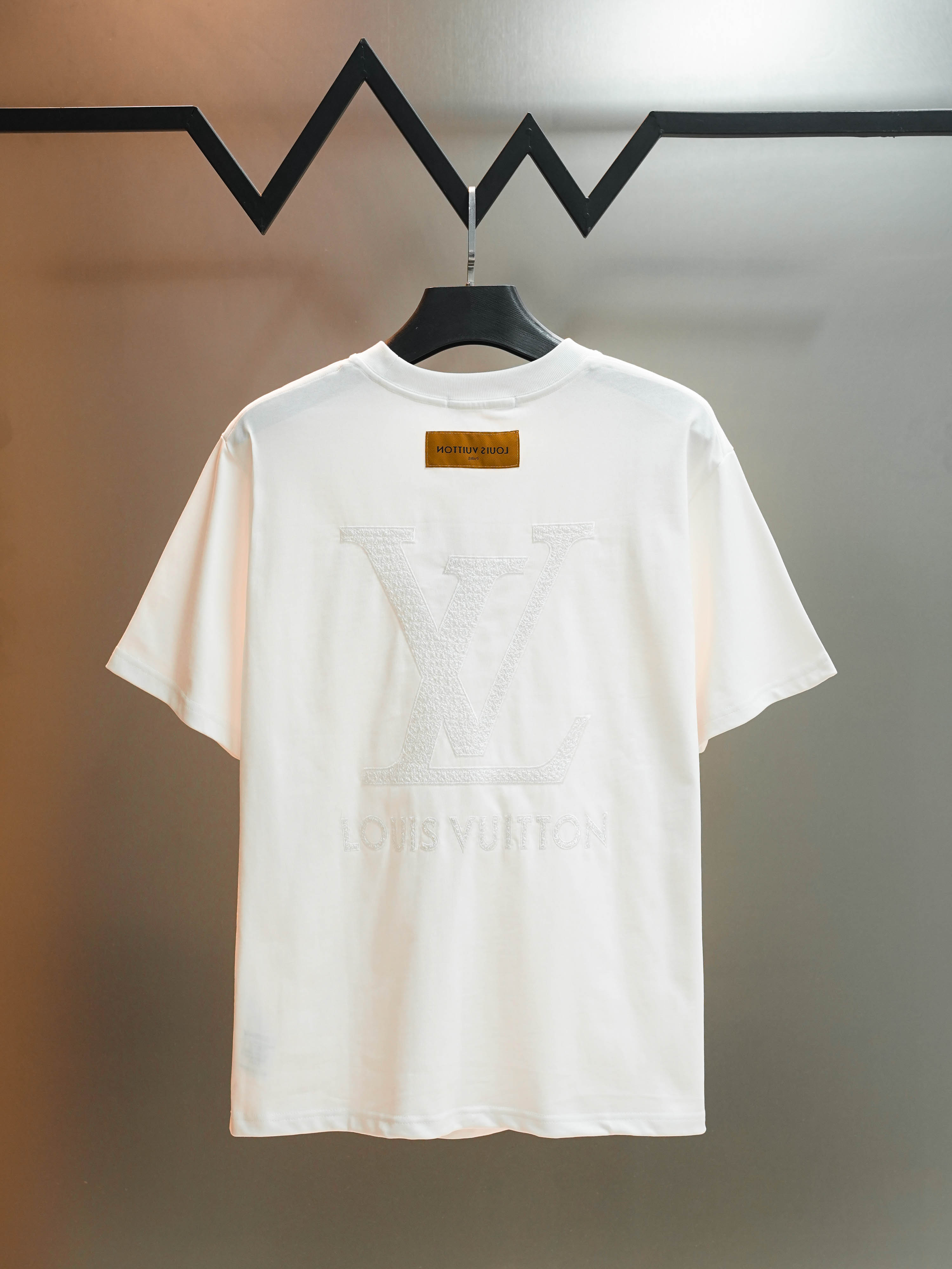 82_Louis Vuitton T-shirt