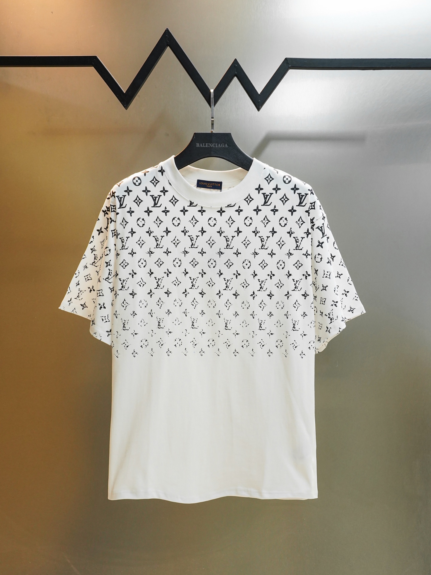 59_Louis Vuitton T-shirt