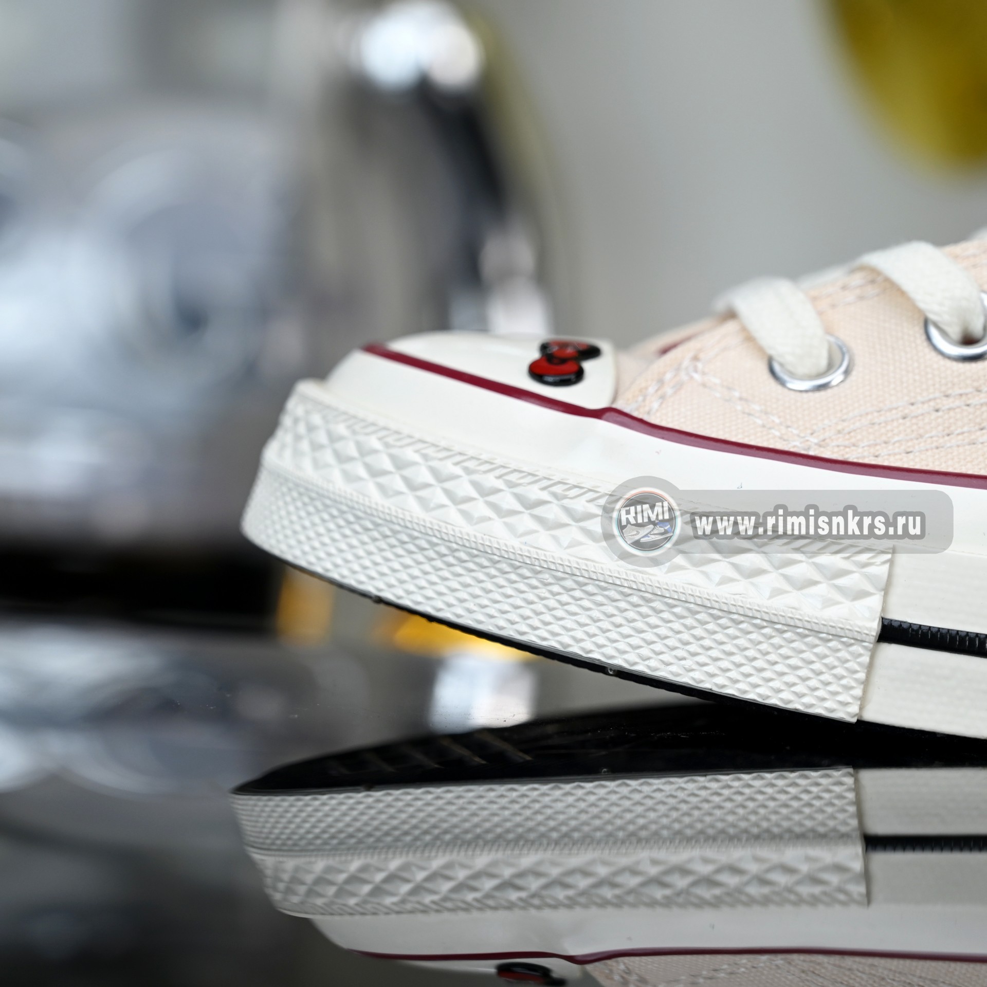 Converse xHello Kitty x Swarovski Chuck 70  A17695C