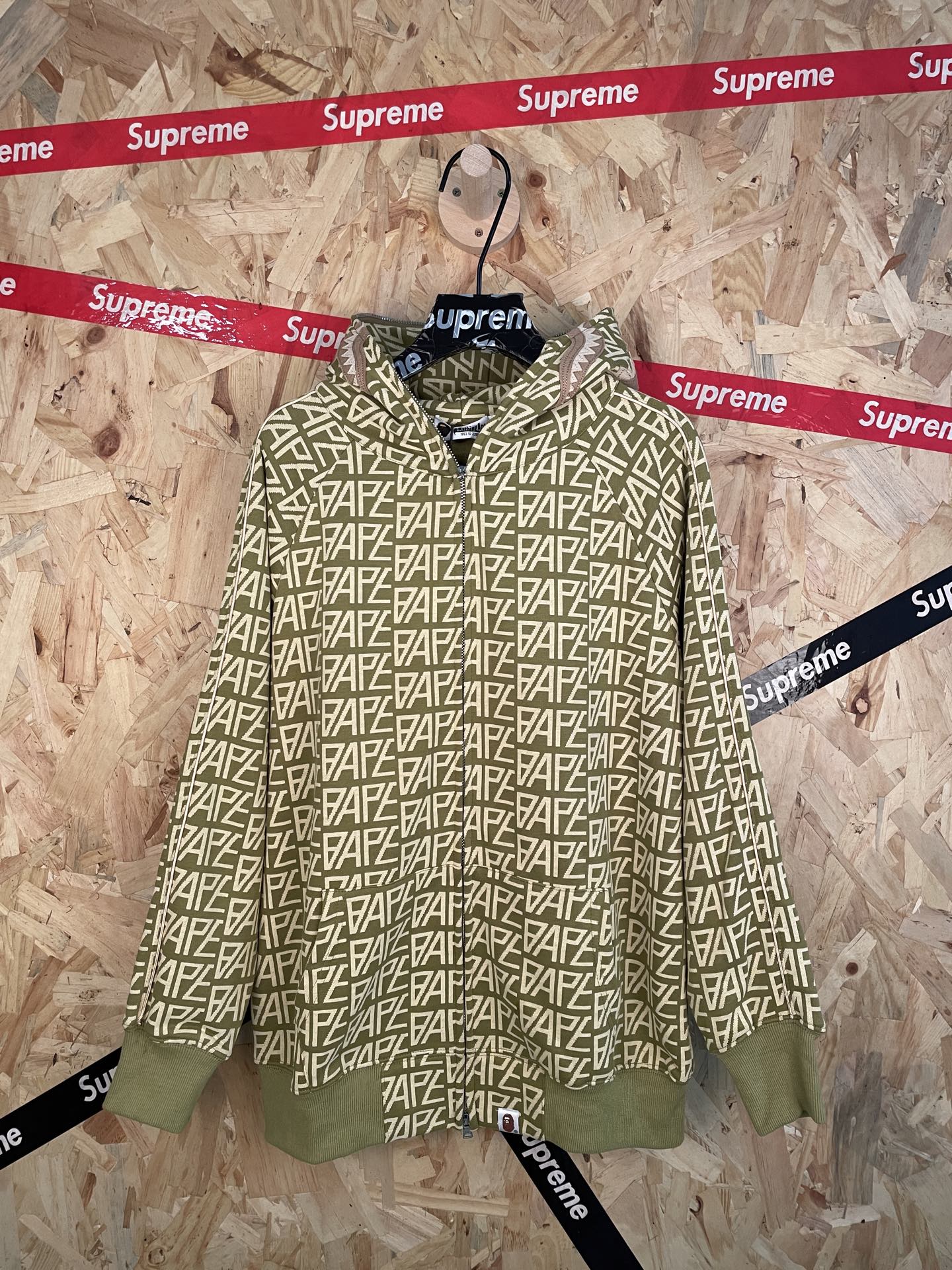 104_Bape Hoodie
